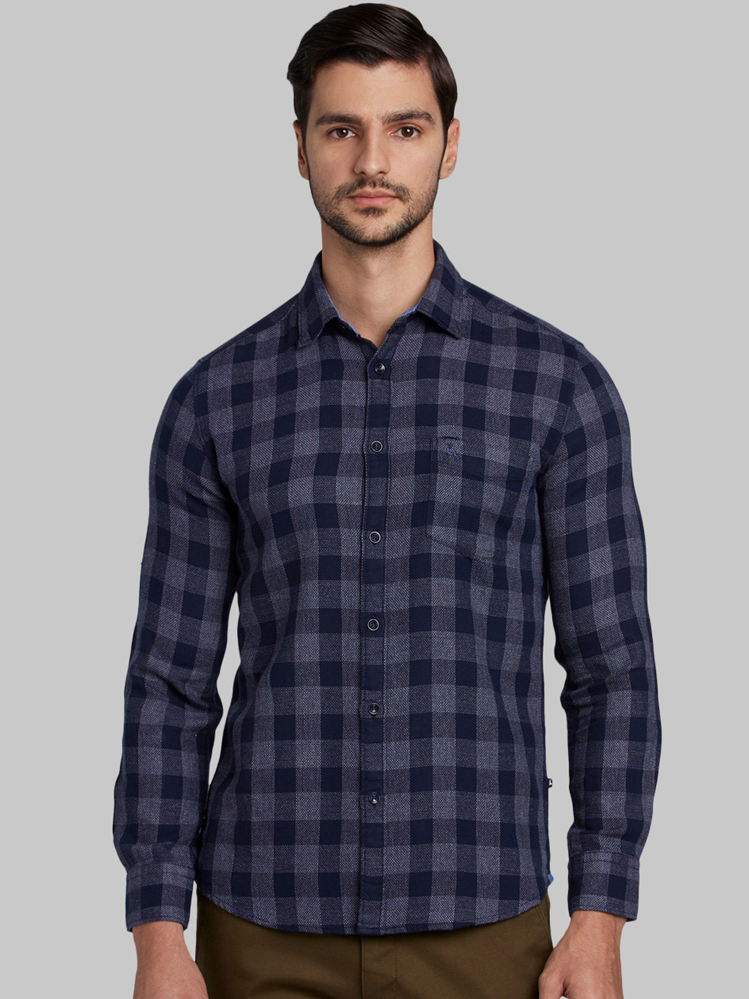 Parx Men Navy Blue and Grey  Slim Fit Checked Casual Shirt