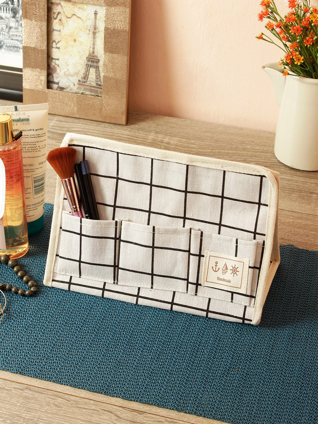 Cortina Unisex Off White & Black Checked Handbag Organiser