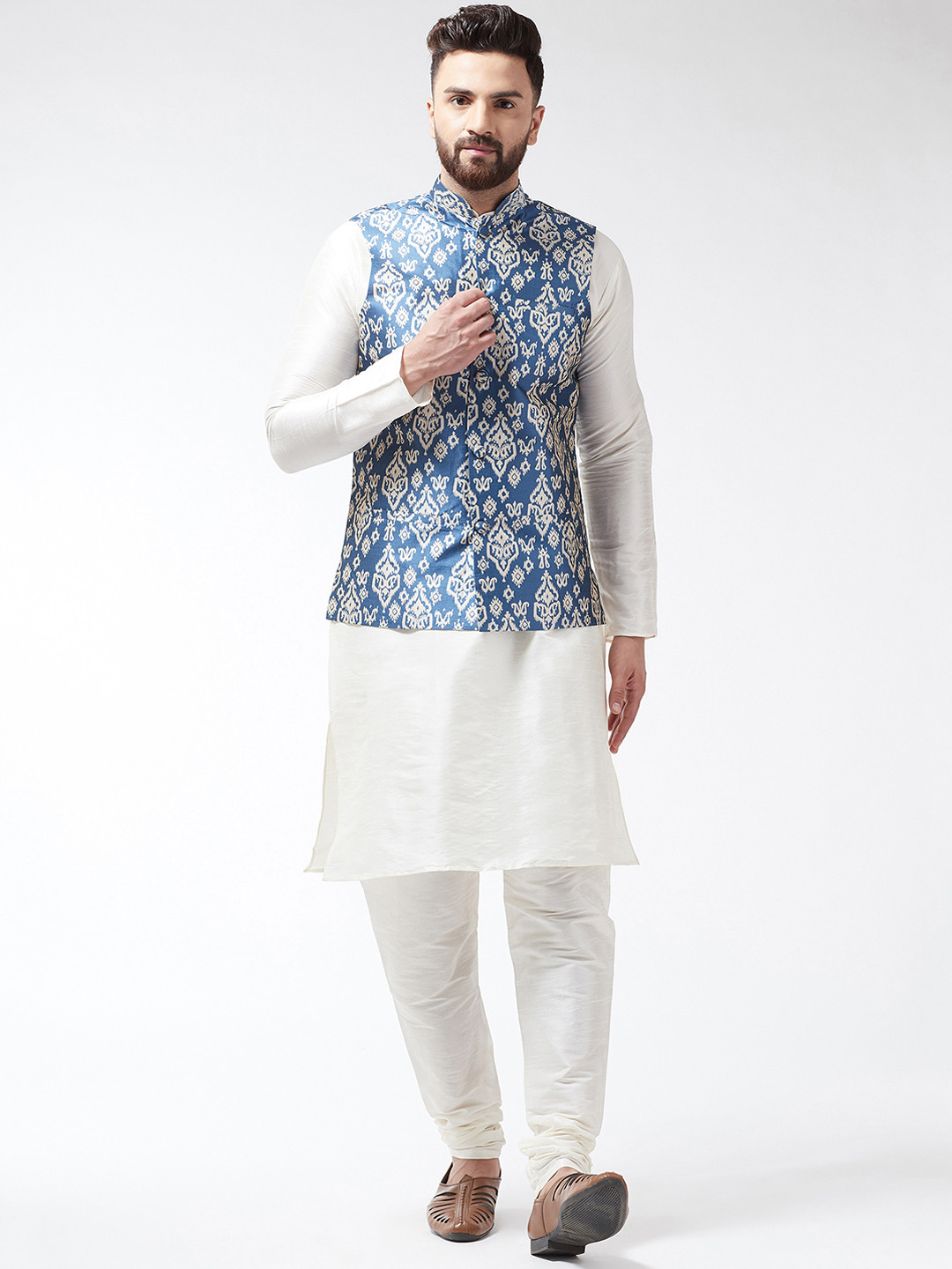 SOJANYA Men Off-White & Blue Solid Kurta Set With Printed Nehru Jacket