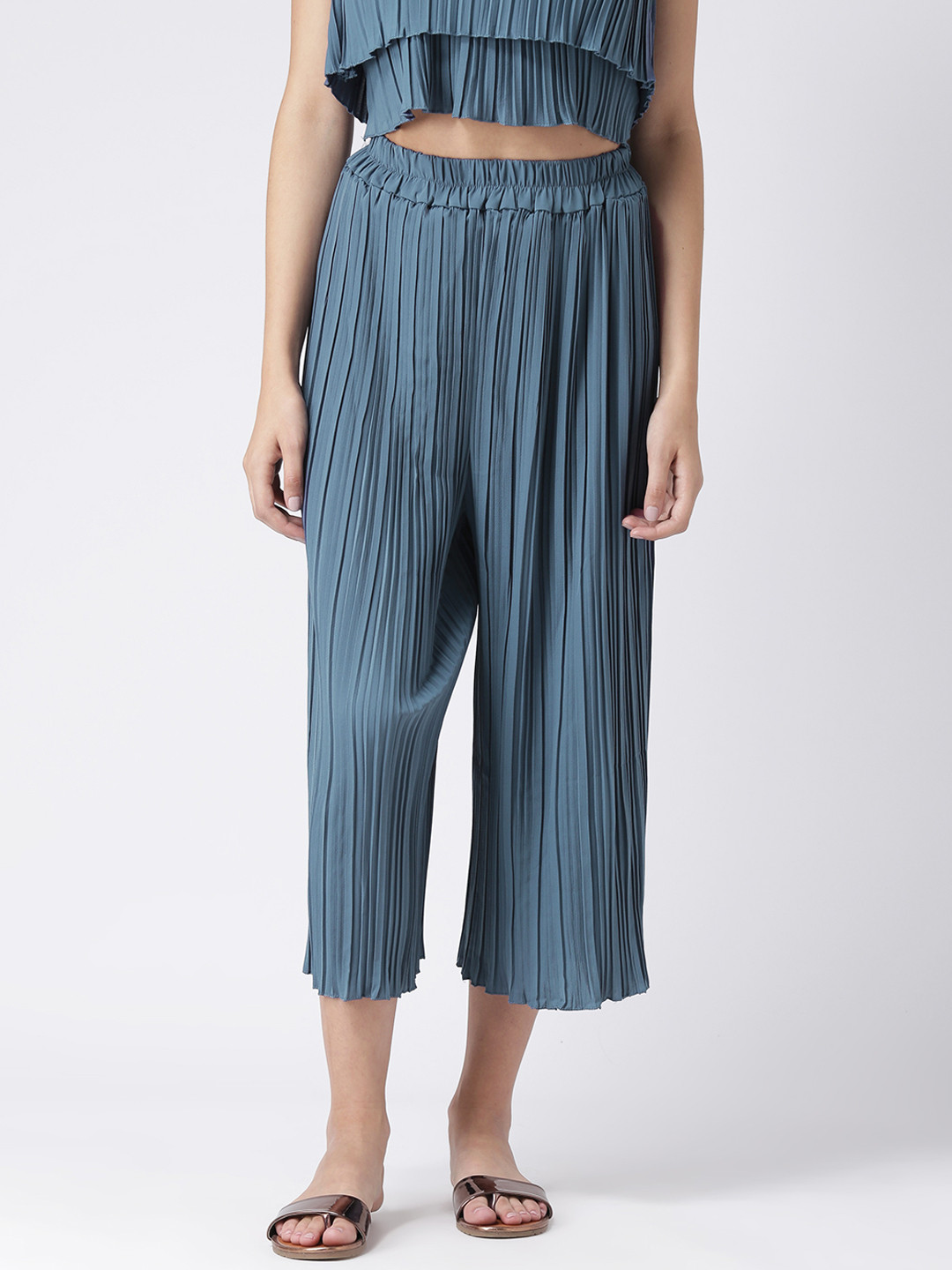 KASSUALLY Women Grey Relaxed Loose Fit Solid Cropped Parallel Trousers
