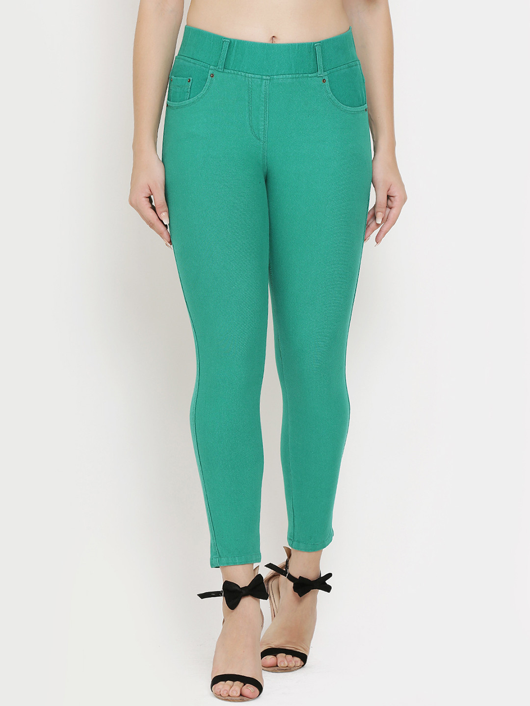 Westwood Women Green Relaxed Skinny Fit Solid Regular Trousers
