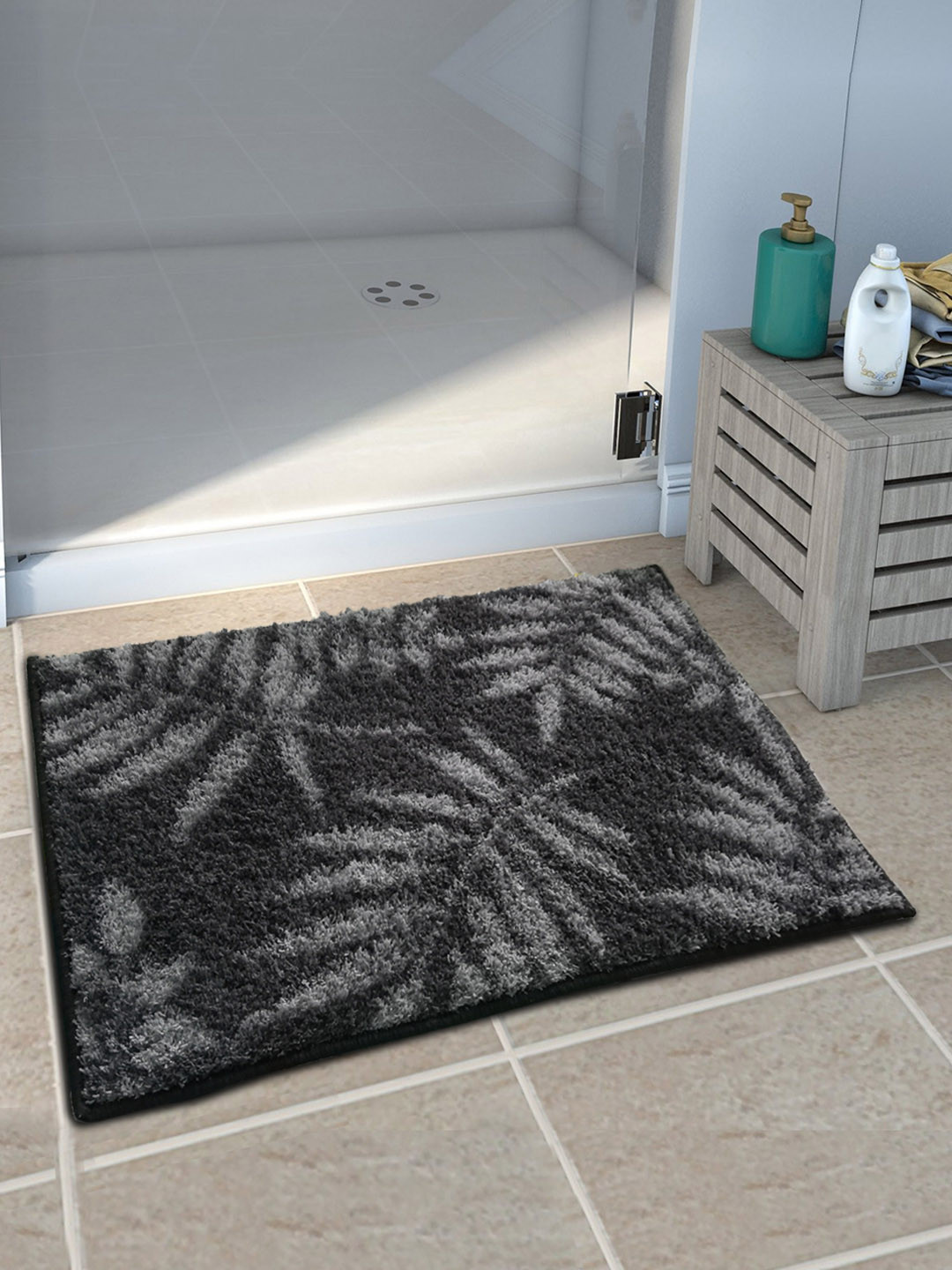Athom Trendz Set of 2 Grey Patterned Anti Slip Bath Rugs