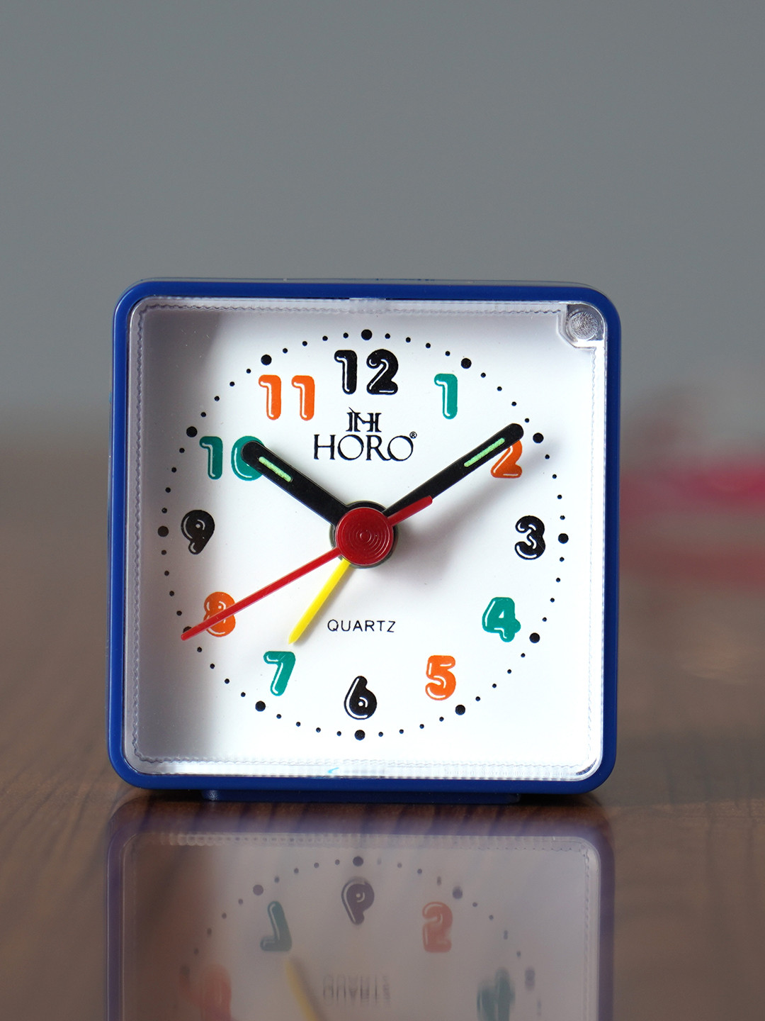 Horo White Handcrafted Geometric Solid 5.5 Cm Analogue Alarm Table Clock