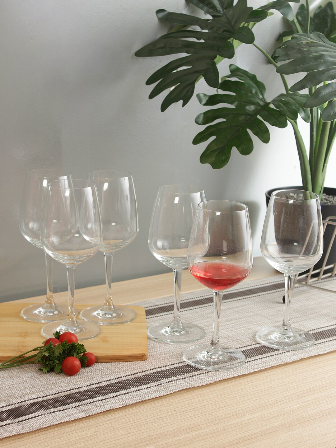 Ocean Set Of 6 Transparent Solid Lexington Red Wine Glasses