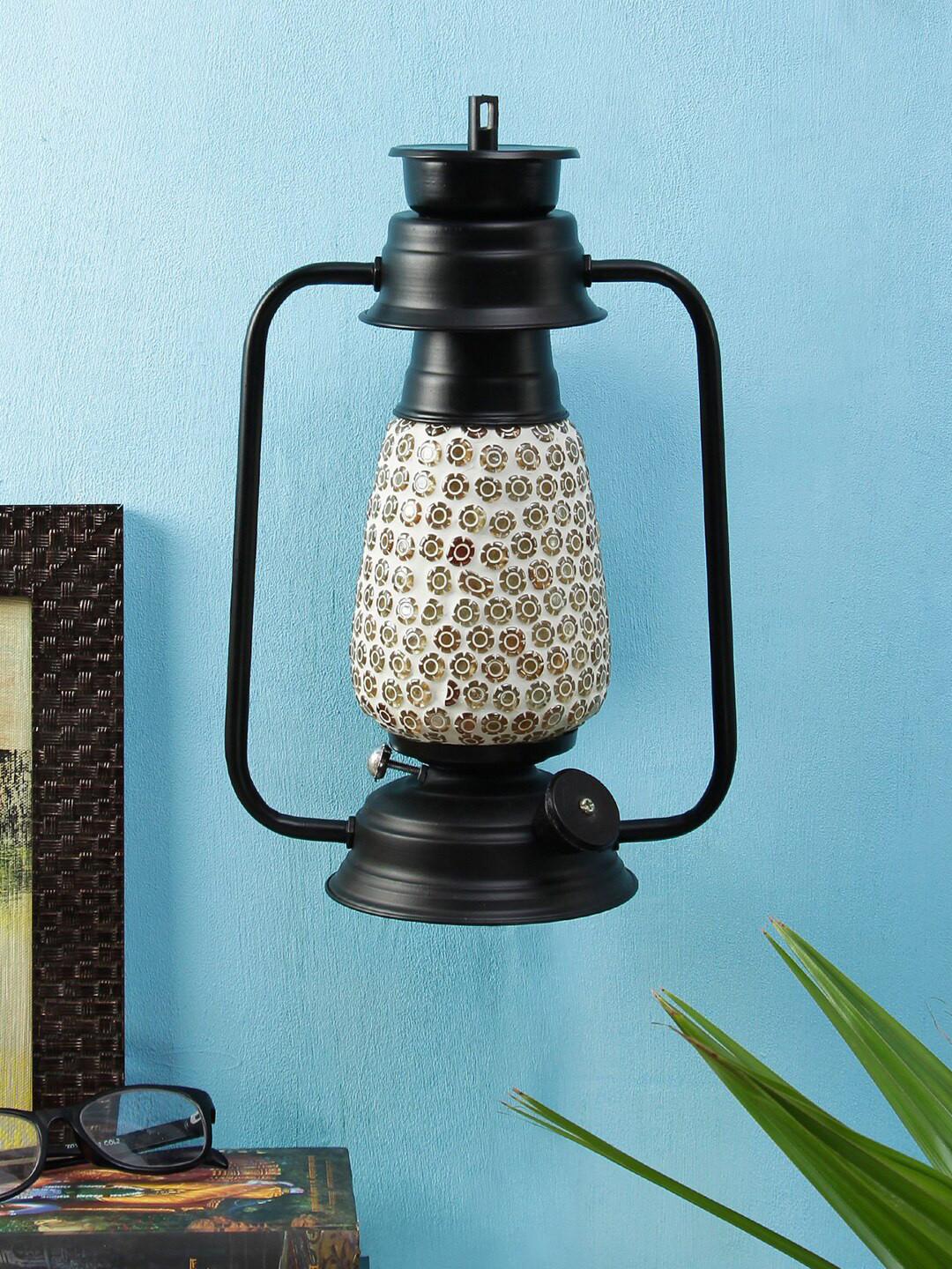 Devansh White & Gold-Toned Textured Mosaic Glass Traditional Wall Lantern