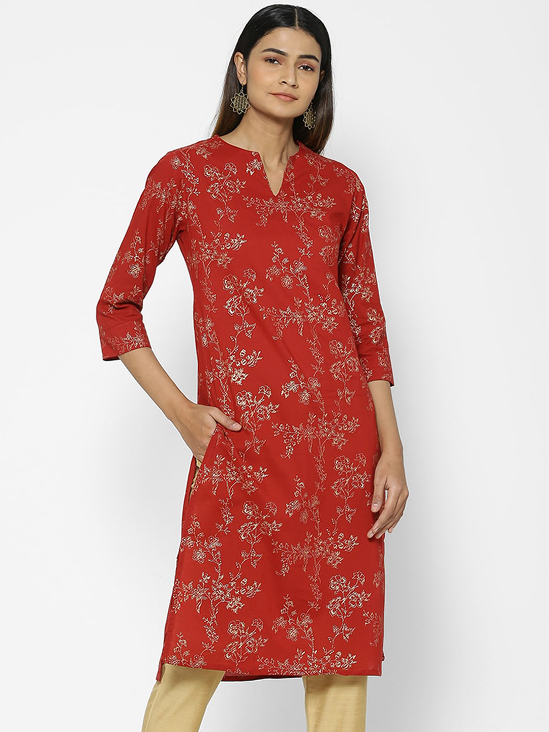 Saaki Women Maroon Foil Printed A-Line Kurta