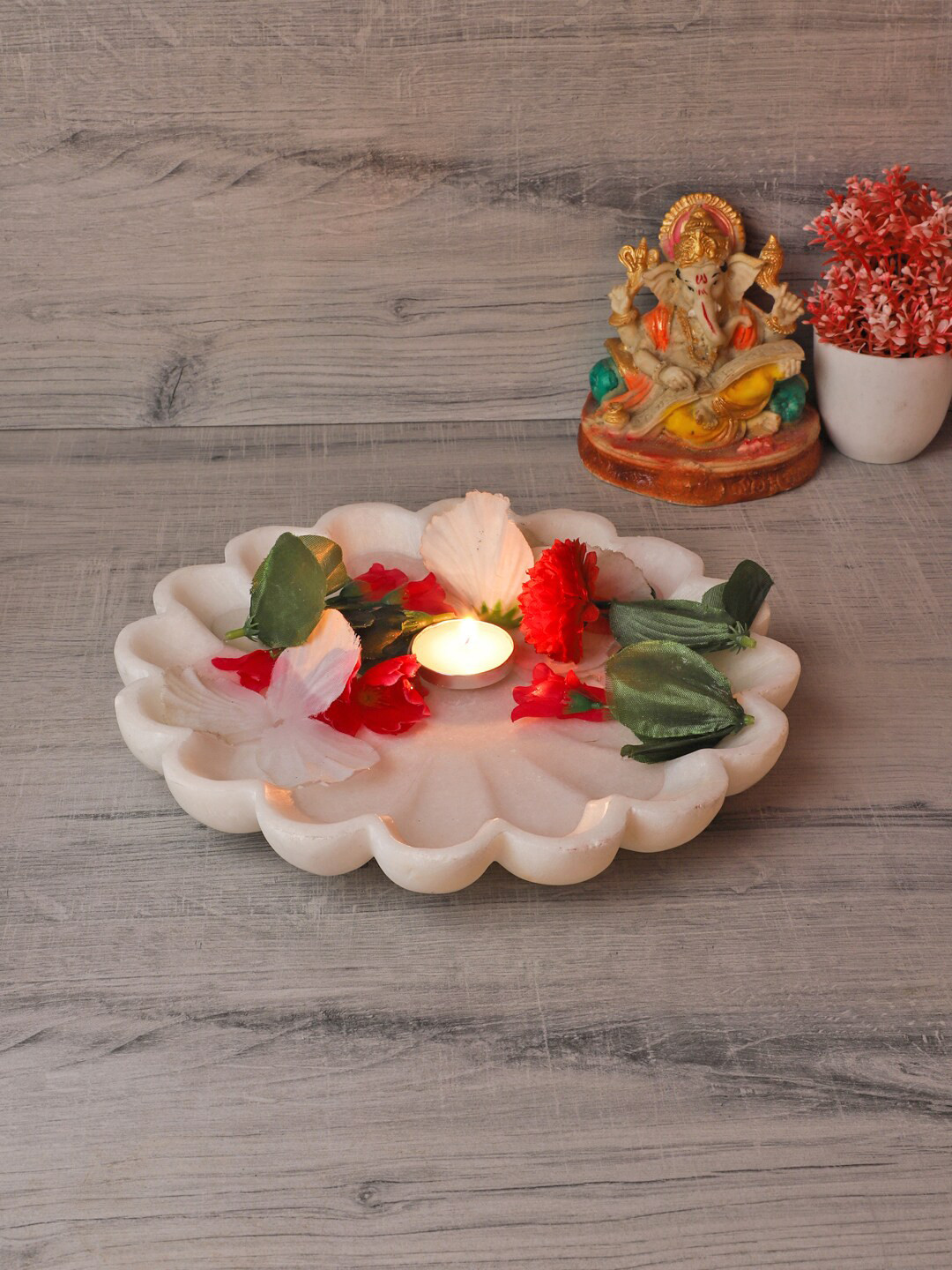 NikkisPride White Makrana Marble Round Handcarved Uruli