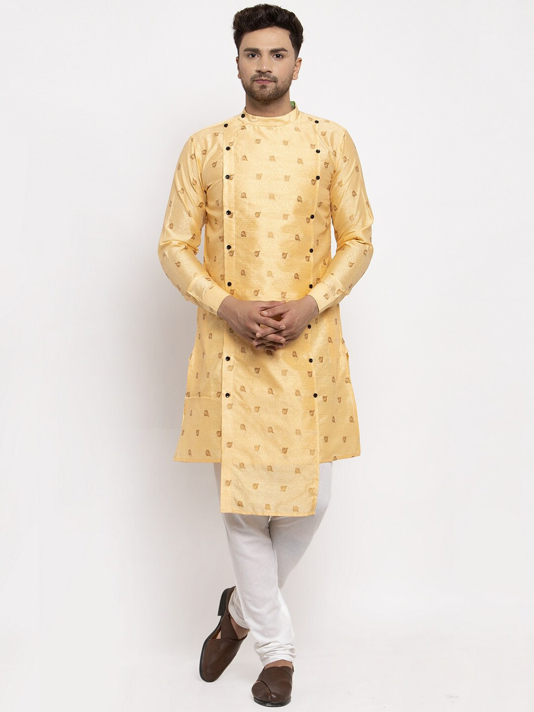 KLOTTHE Men Gold-Toned Printed Kurta with Churidar Pyjamas