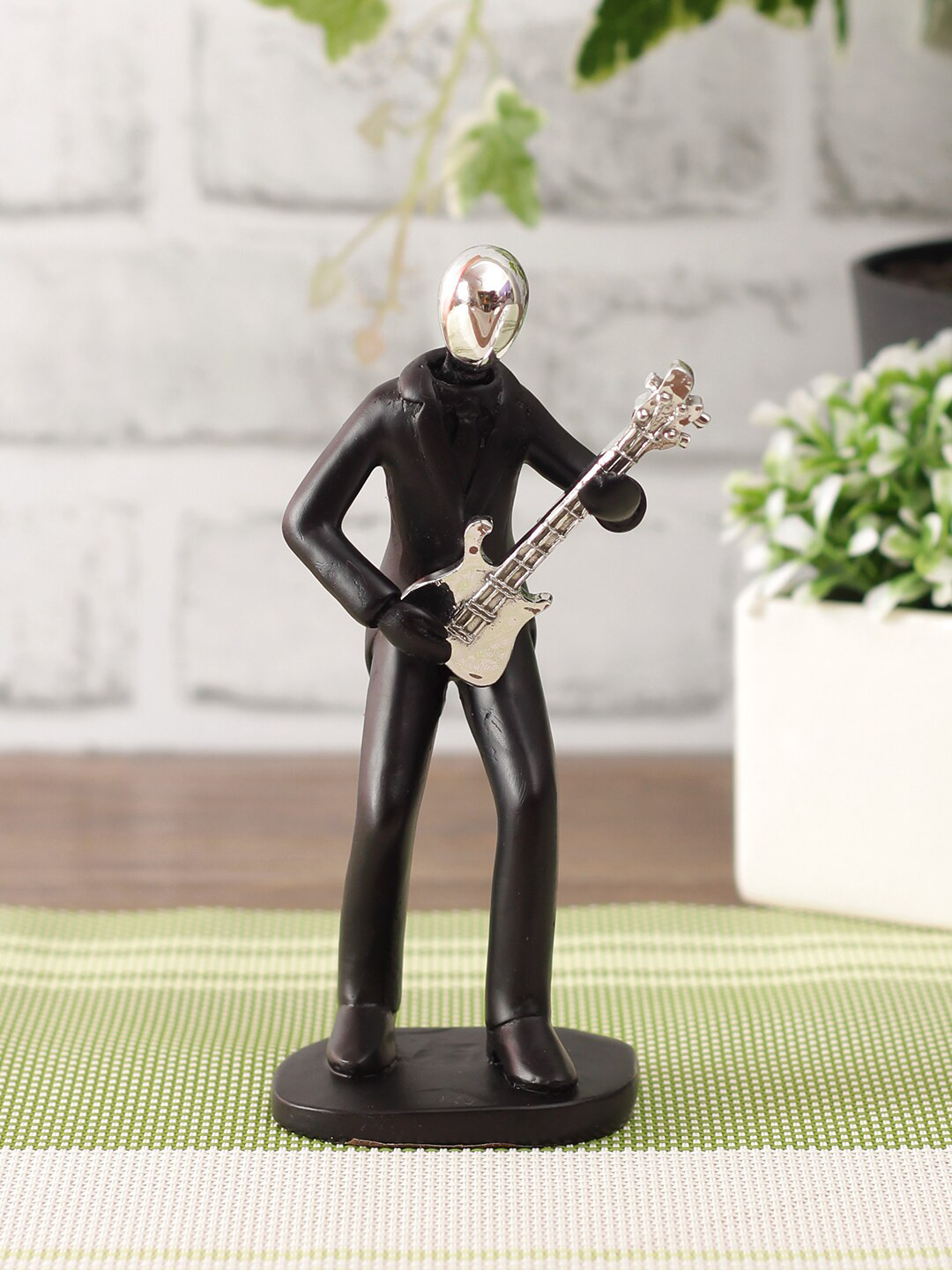 TAYHAA Musician Black Polyresin Glossy Living Room Small Showpiece - 6.5 Inches