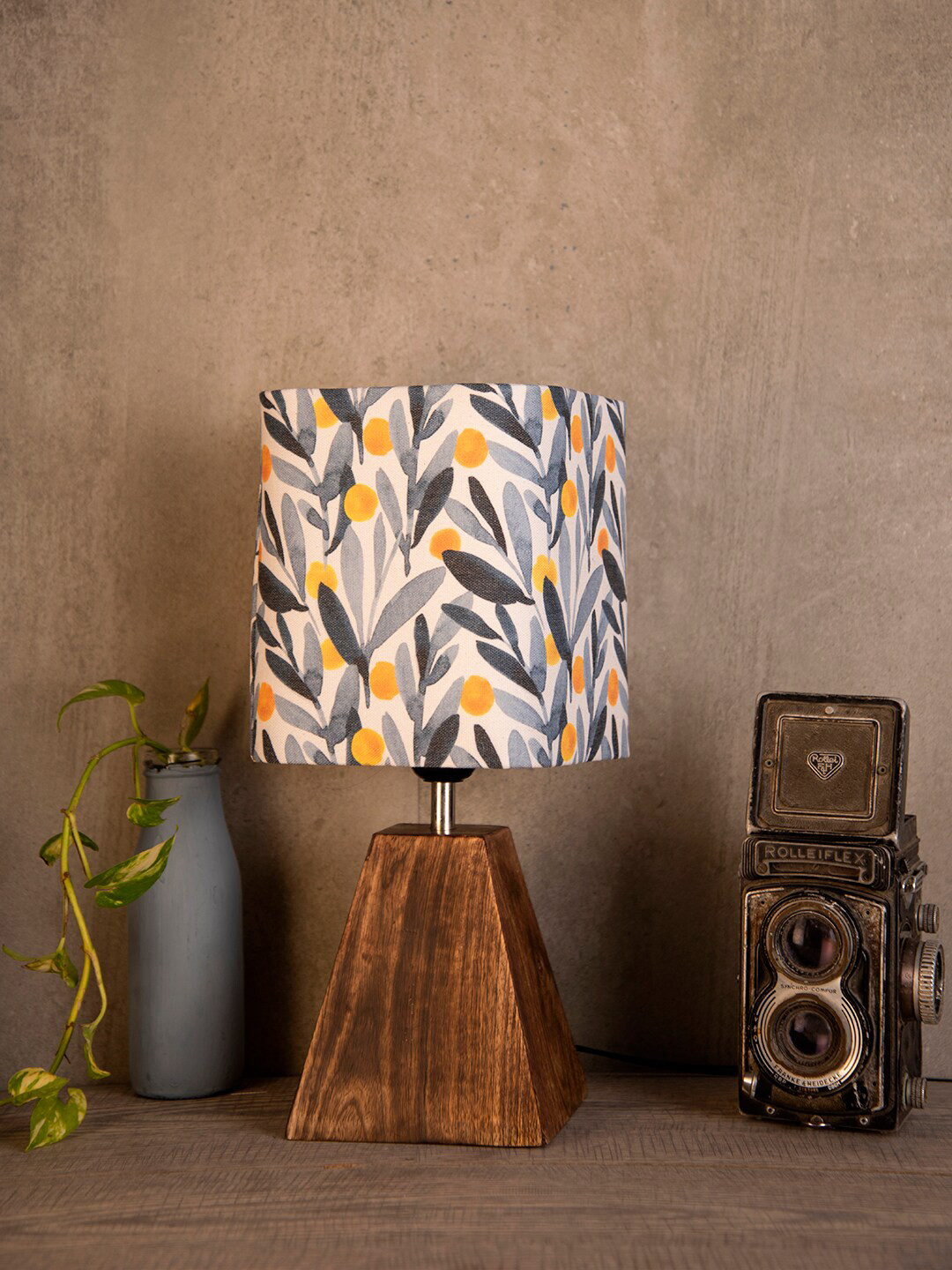 green girgit Multicoloured Printed Contemporary Buffet Table Lamp with Shade