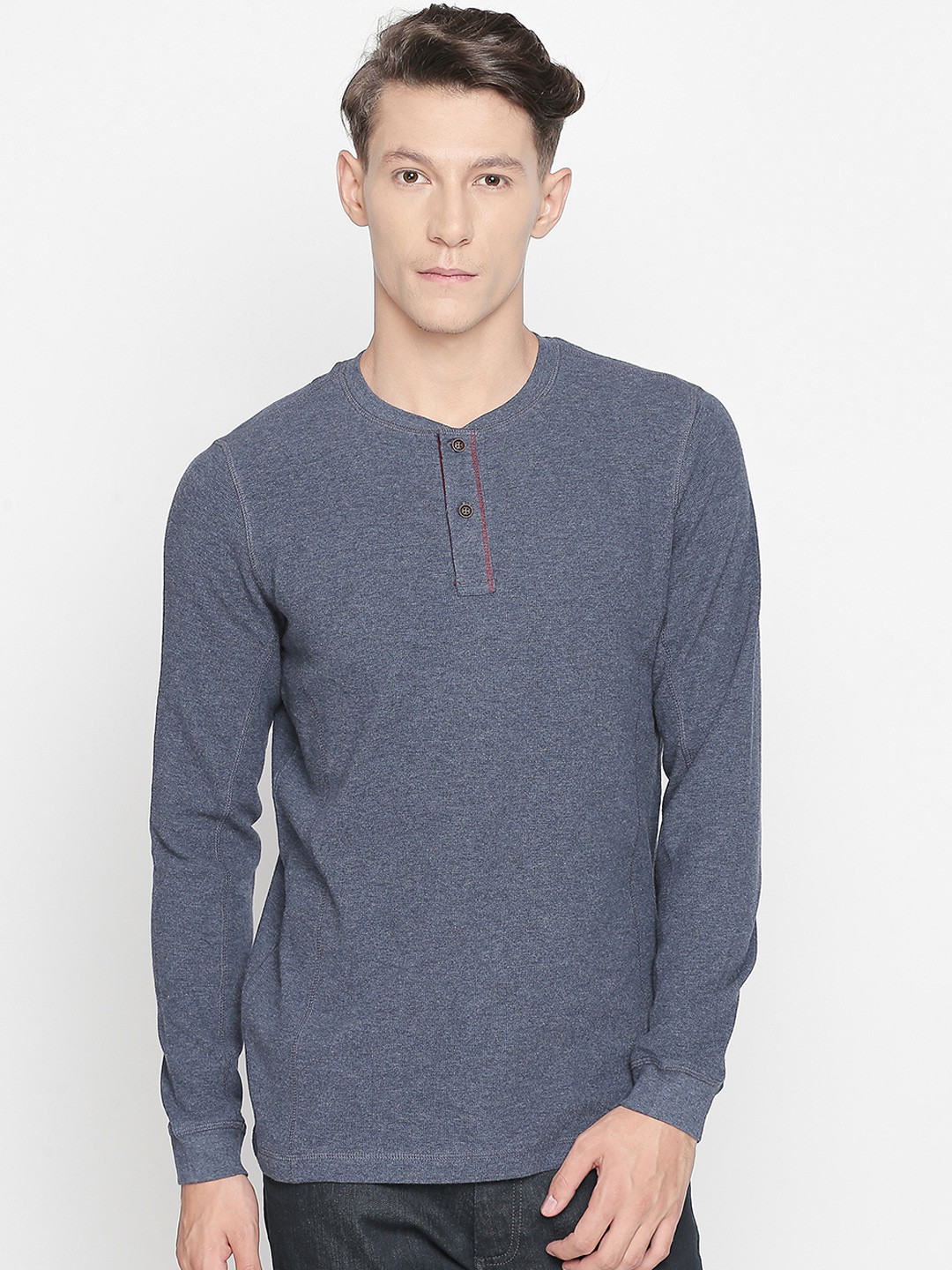 Basics Men Grey Solid Round Neck T-shirt