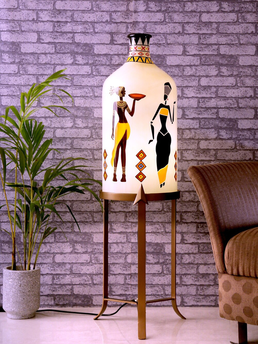 POSH-N-PLUSH Off-White & Black Printed Twist & Turn Tripod Lamp