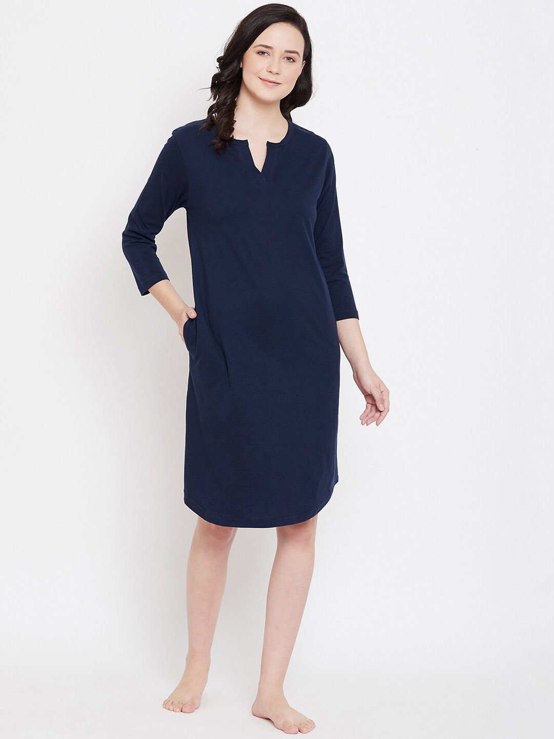Hypernation Women Navy Blue Solid Knee Length Knitted Nightdress