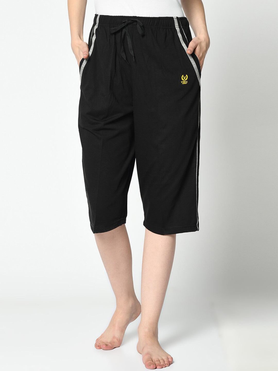 MACK JONNEY Women Black Solid Three-Quarter Length Lounge Shorts