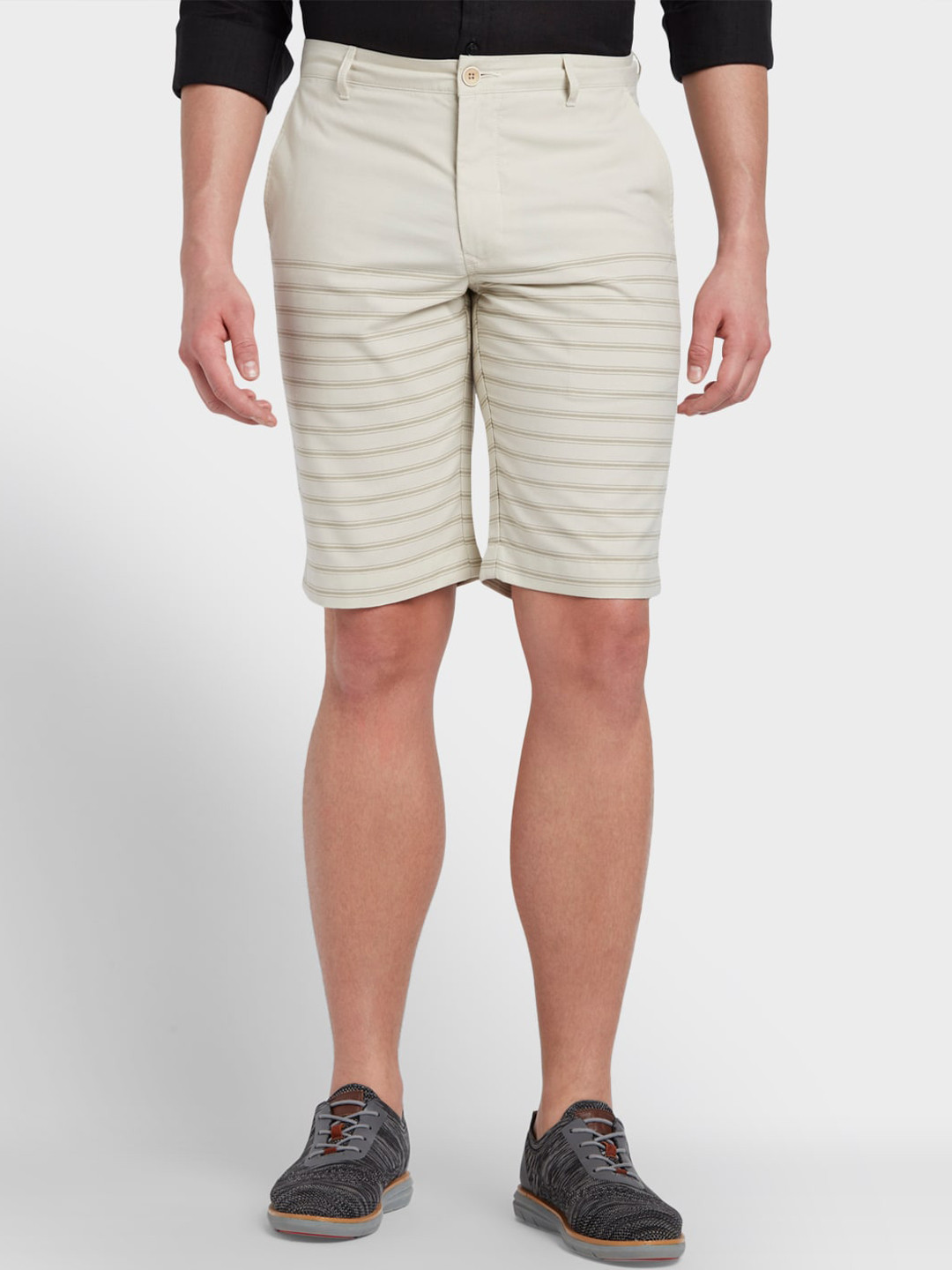 ColorPlus Men Cream-Coloured Striped Regular Fit Regular Shorts