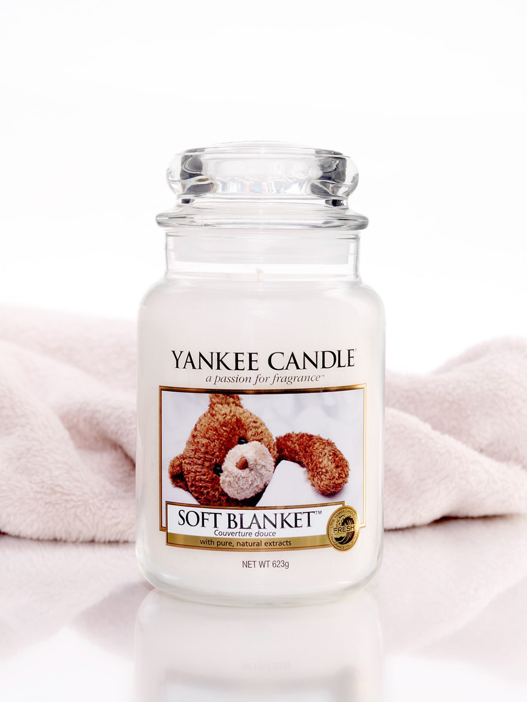 YANKEE CANDLE Soft Blanket Scented 1 Wick Solid Geometric Regular Jar Candles