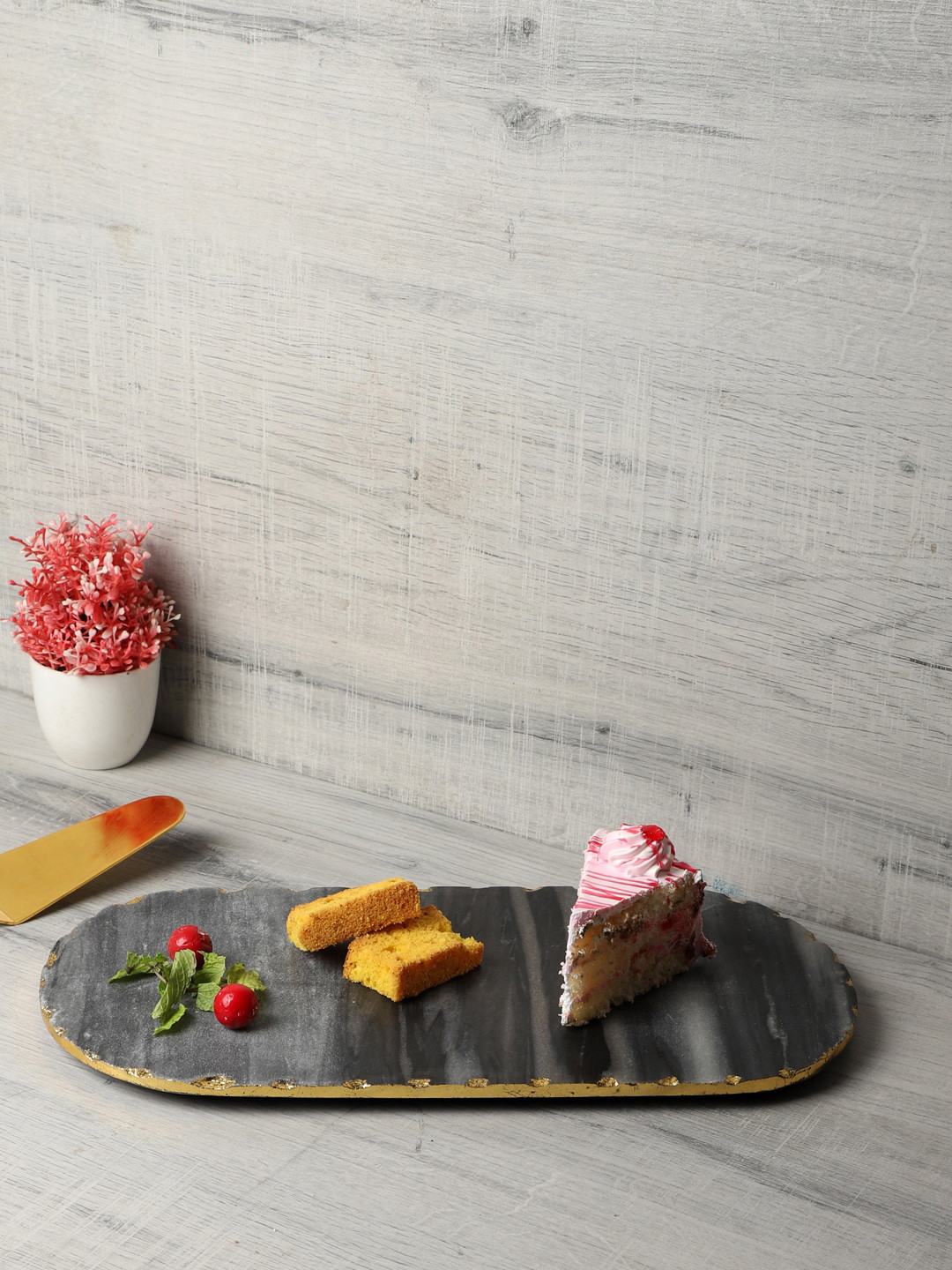 NikkisPride Black & Gold-Toned Handmade Sustainable Marble Serving Platter