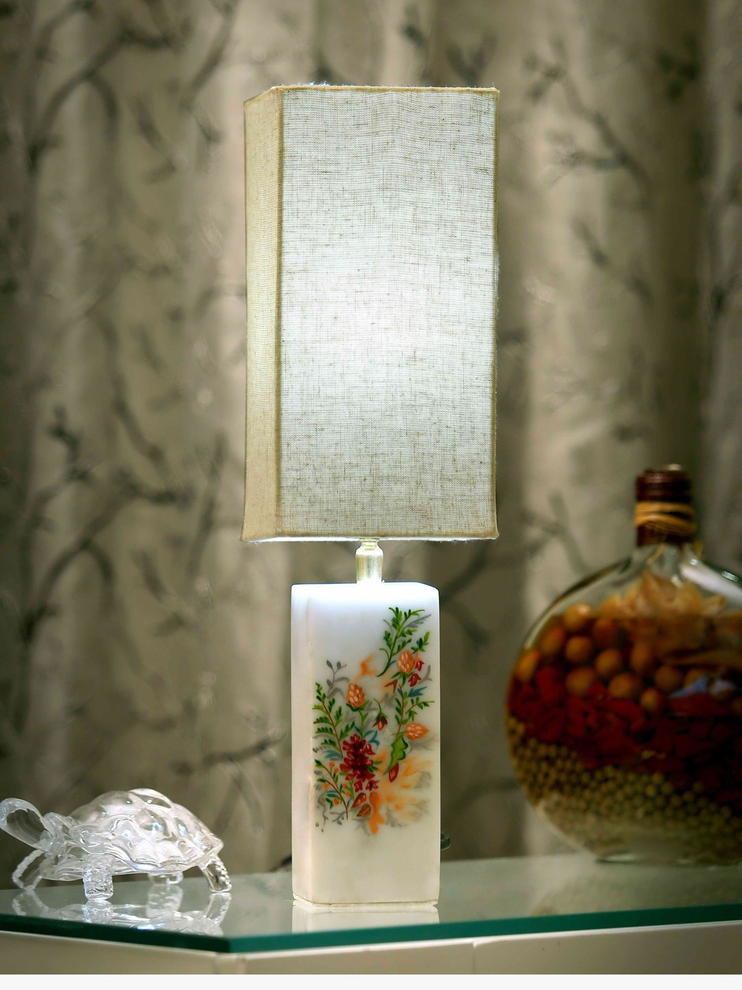 POSH-N-PLUSH White Floral Traditional Table Lamp with Shade