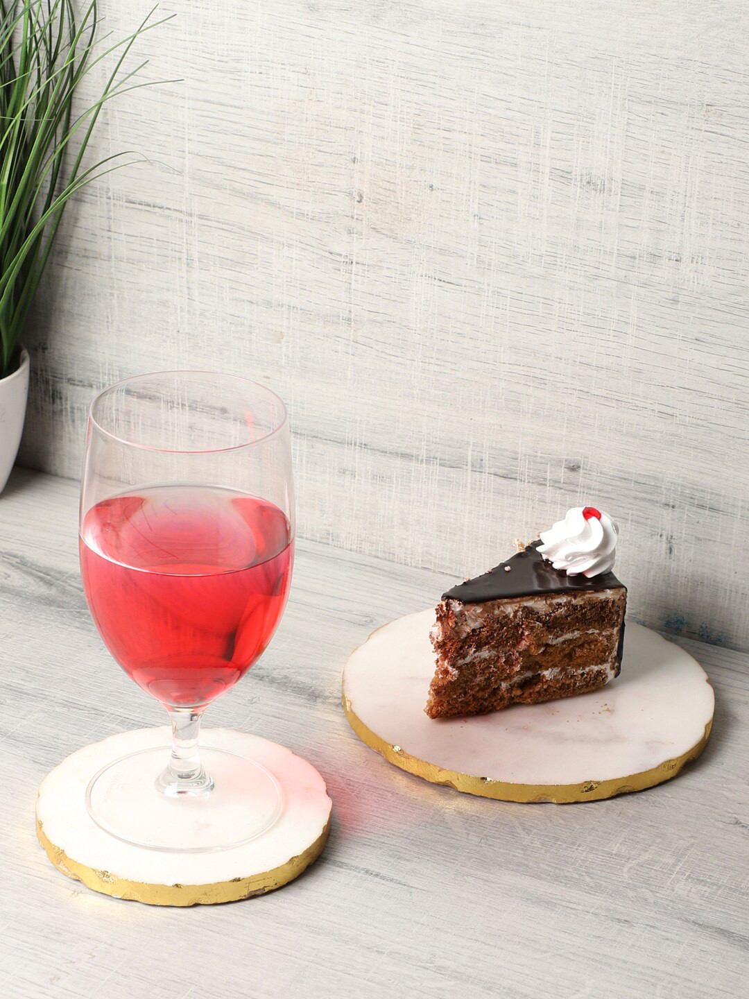 NikkisPride Set Of 2 White Marble Round Coaster & Trivet