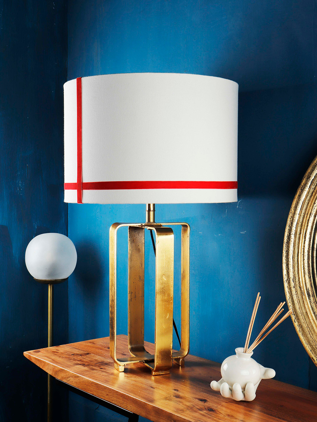 Grated Ginger White Self Design Cross Table Lamp