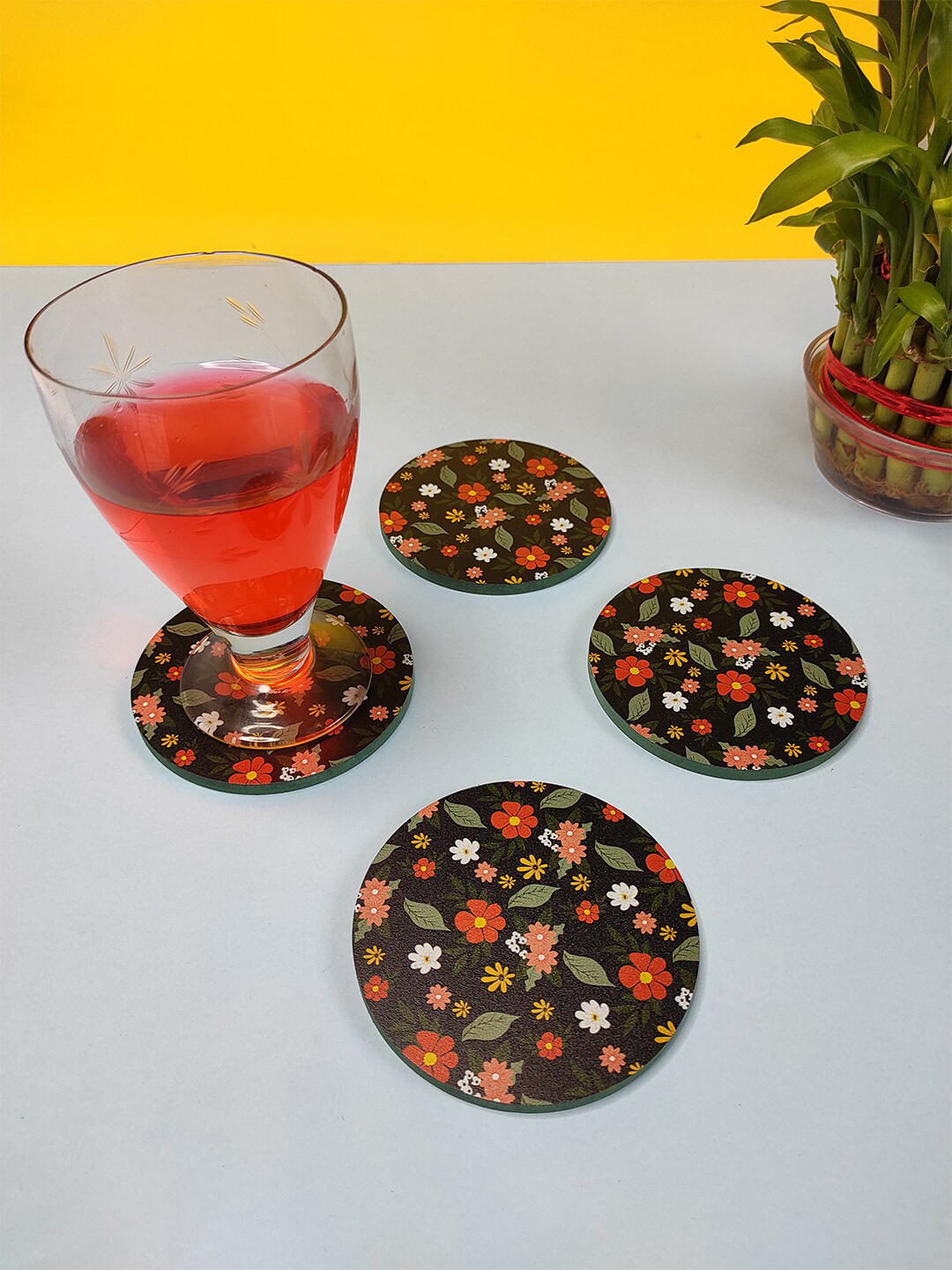 CRAYTON Set Of 4 Black & Red Floral Print Round Wooden Coaster