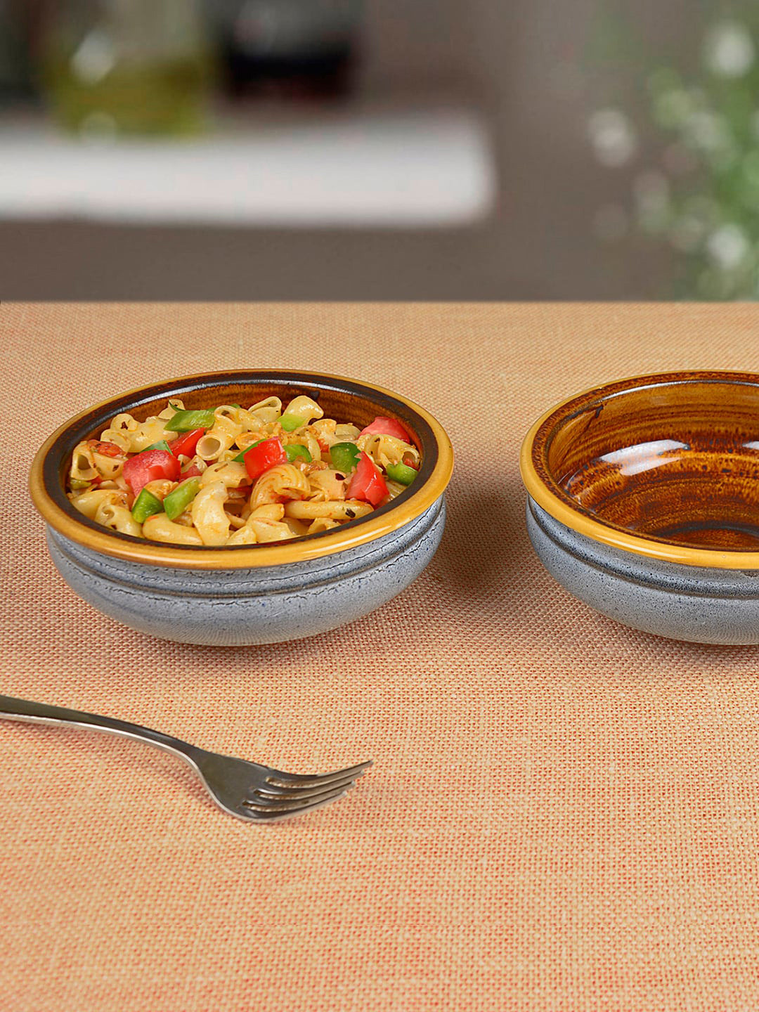 StyleMyWay Set of 2 Grey Serving Bowls