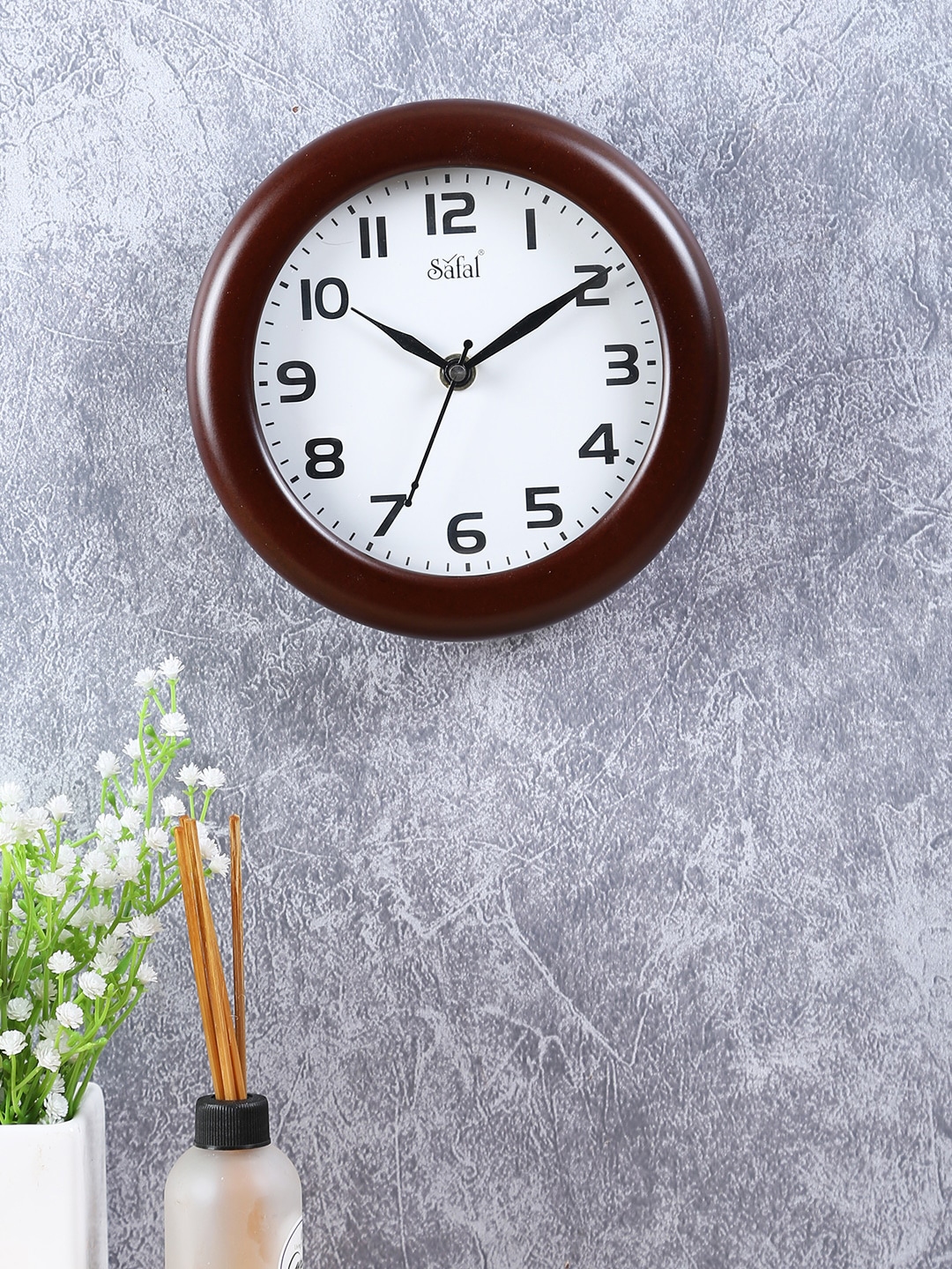 Safal Brown White Solid 18cm Analogue Wall Clock