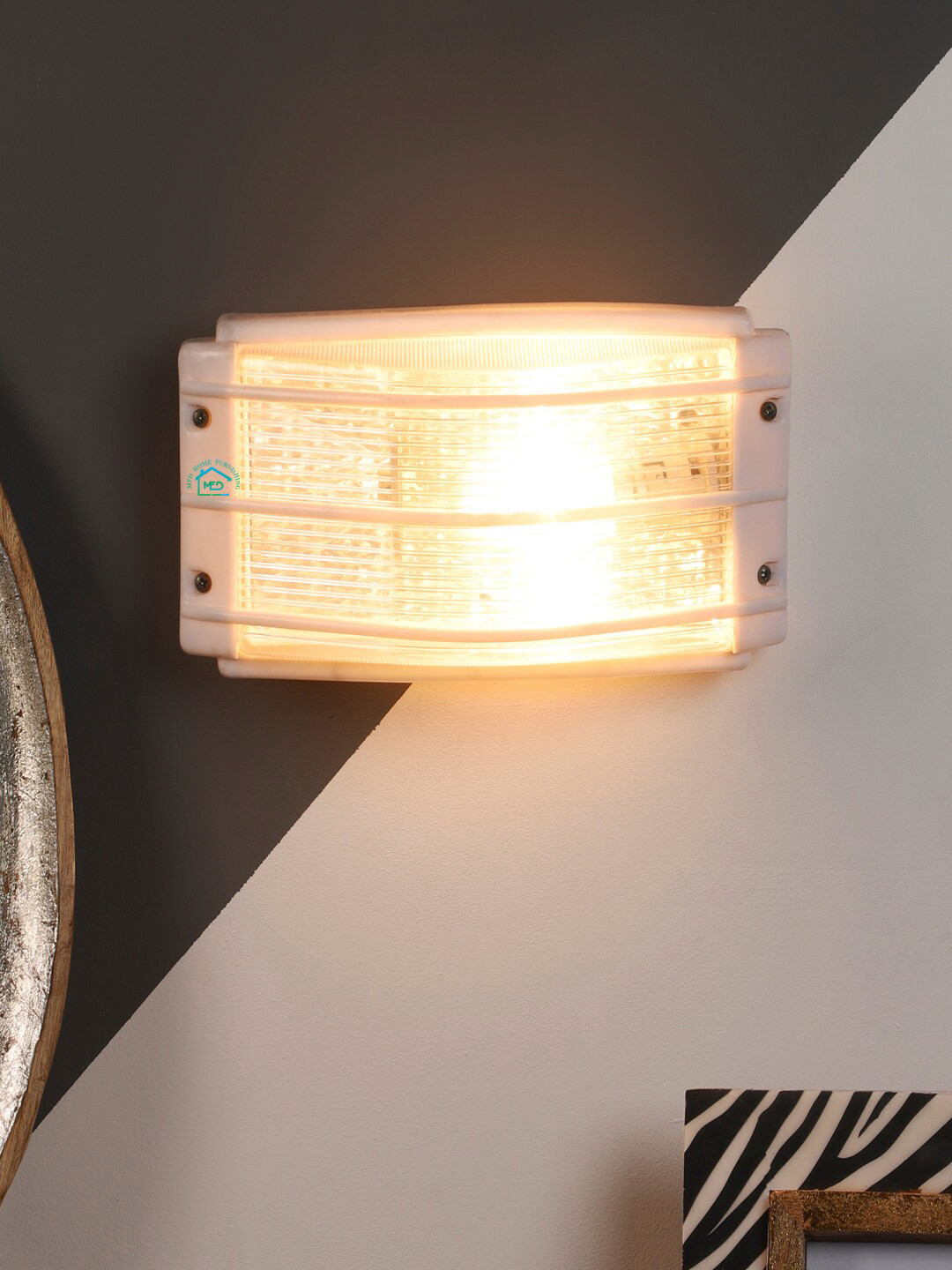 MFD HOME FURNISHING White Solid Traditional Flush Mount Light