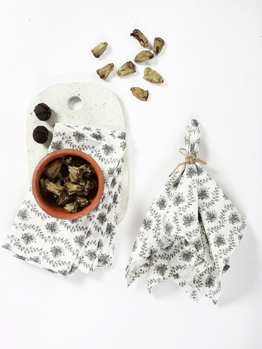 Contrast Living Pack Of 4 White & Grey Floral Printed Table Napkins