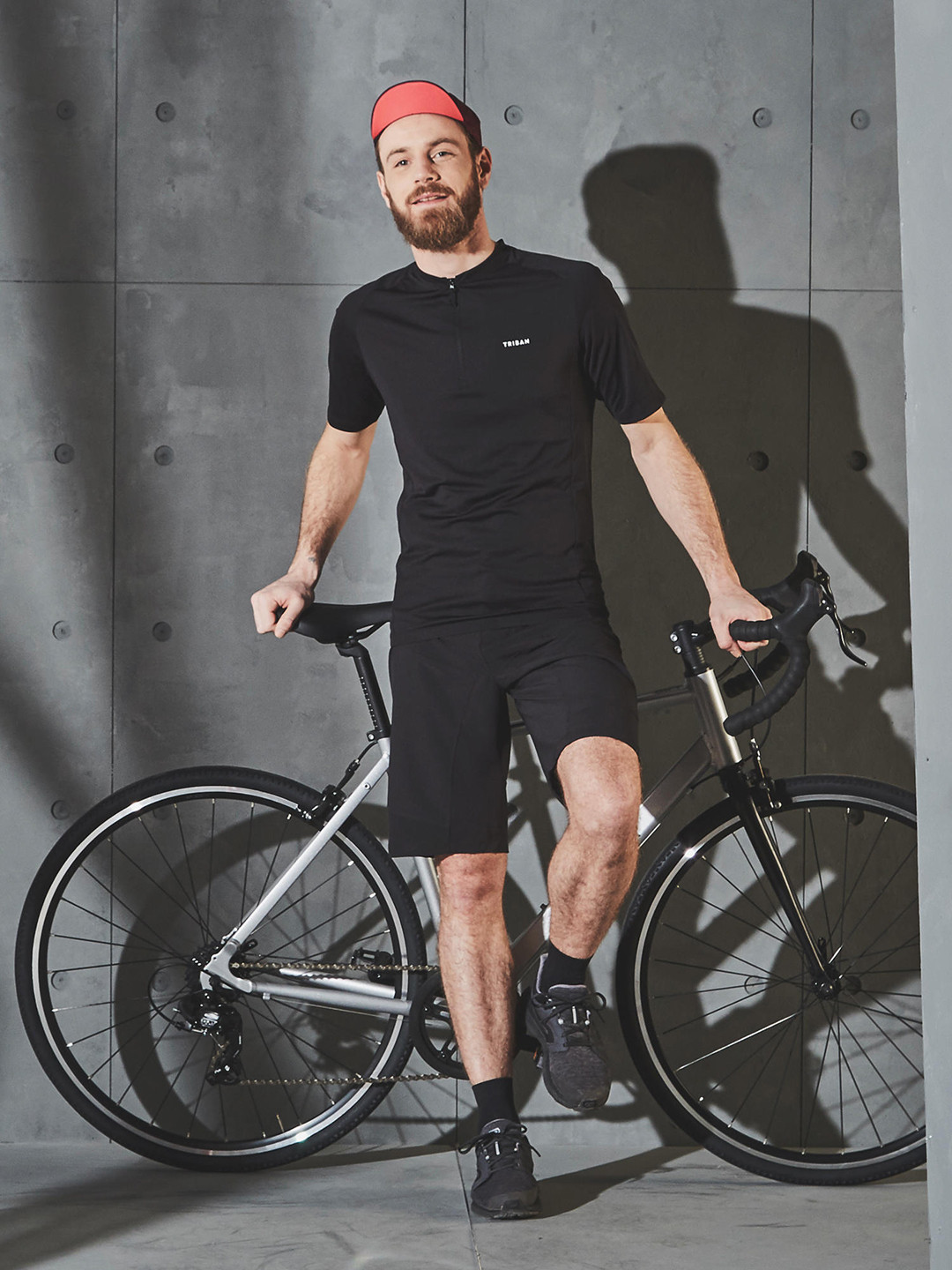 Decathlon TRIBAN - Men Black Solid Mandarin Collar T-Shirt