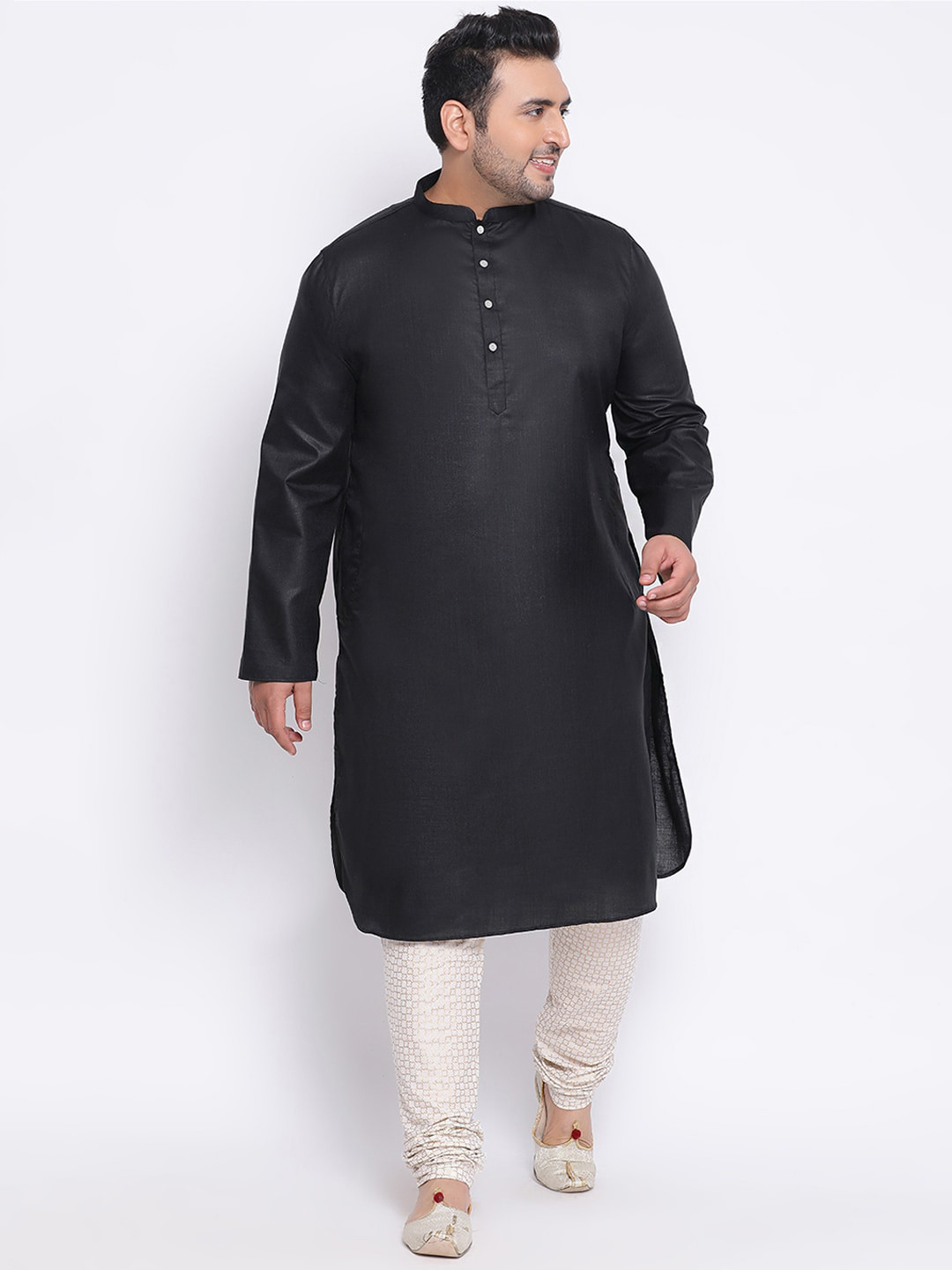 KISAH PLUS Men Black Solid Straight Kurta