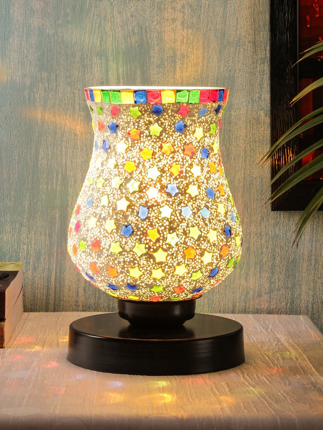 Devansh White & Red Textured Traditional Mosaic Glass Table Lamp