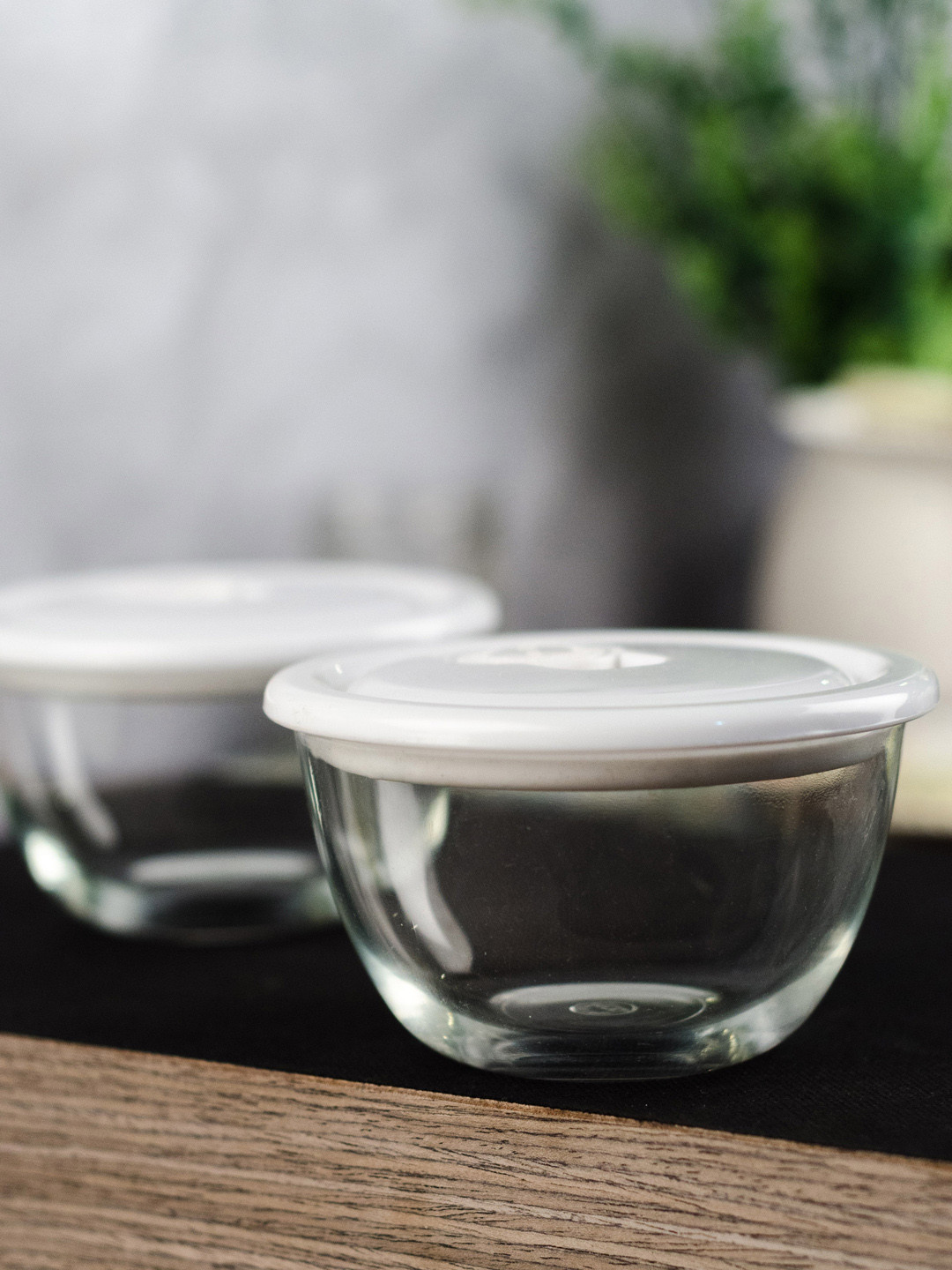 White Gold Glass Mixing Bowl  with Lid (Set of 2 pcs)