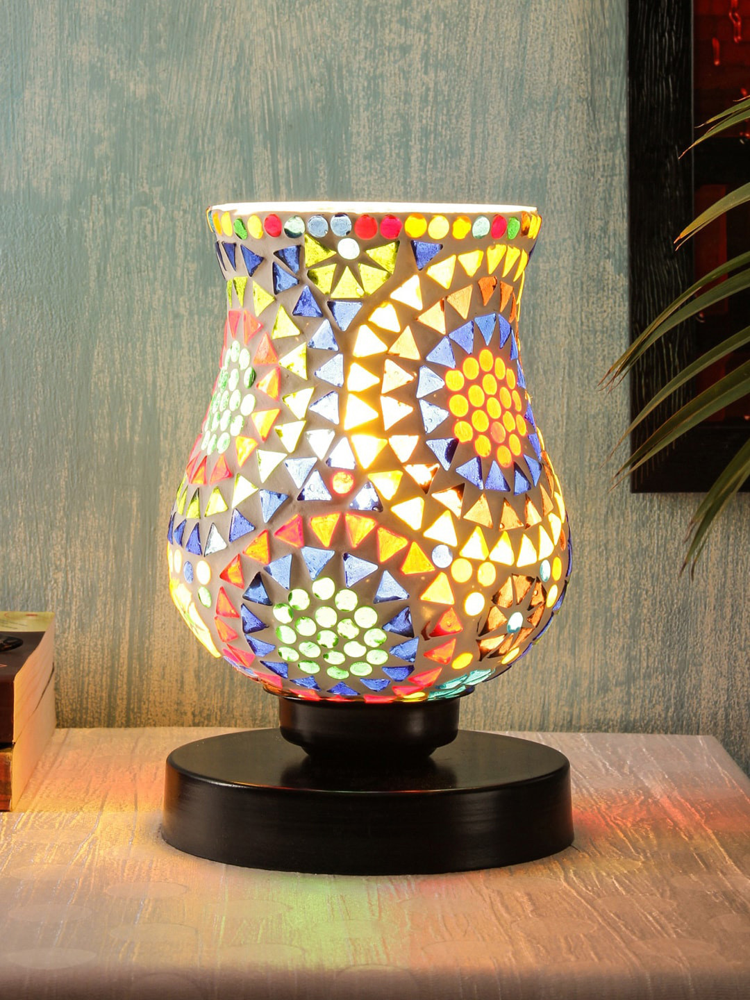 Devansh White & Red Mosaic Textured Traditional Table Lamp