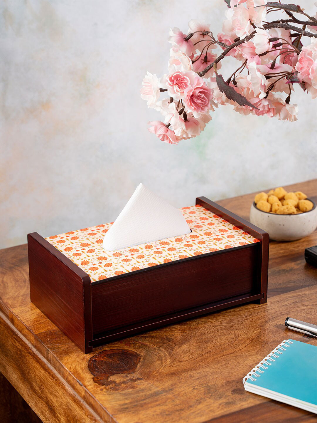 KOLOROBIA Brown & White Printed Tissue Holder