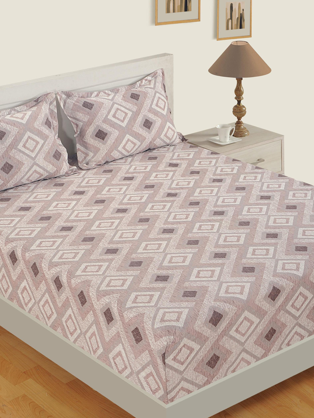 SWAYAM Beige Geometric Cotton 250 TC Fitted King Fine Bedsheet with 2 Pillow Covers-106 x 89 inches