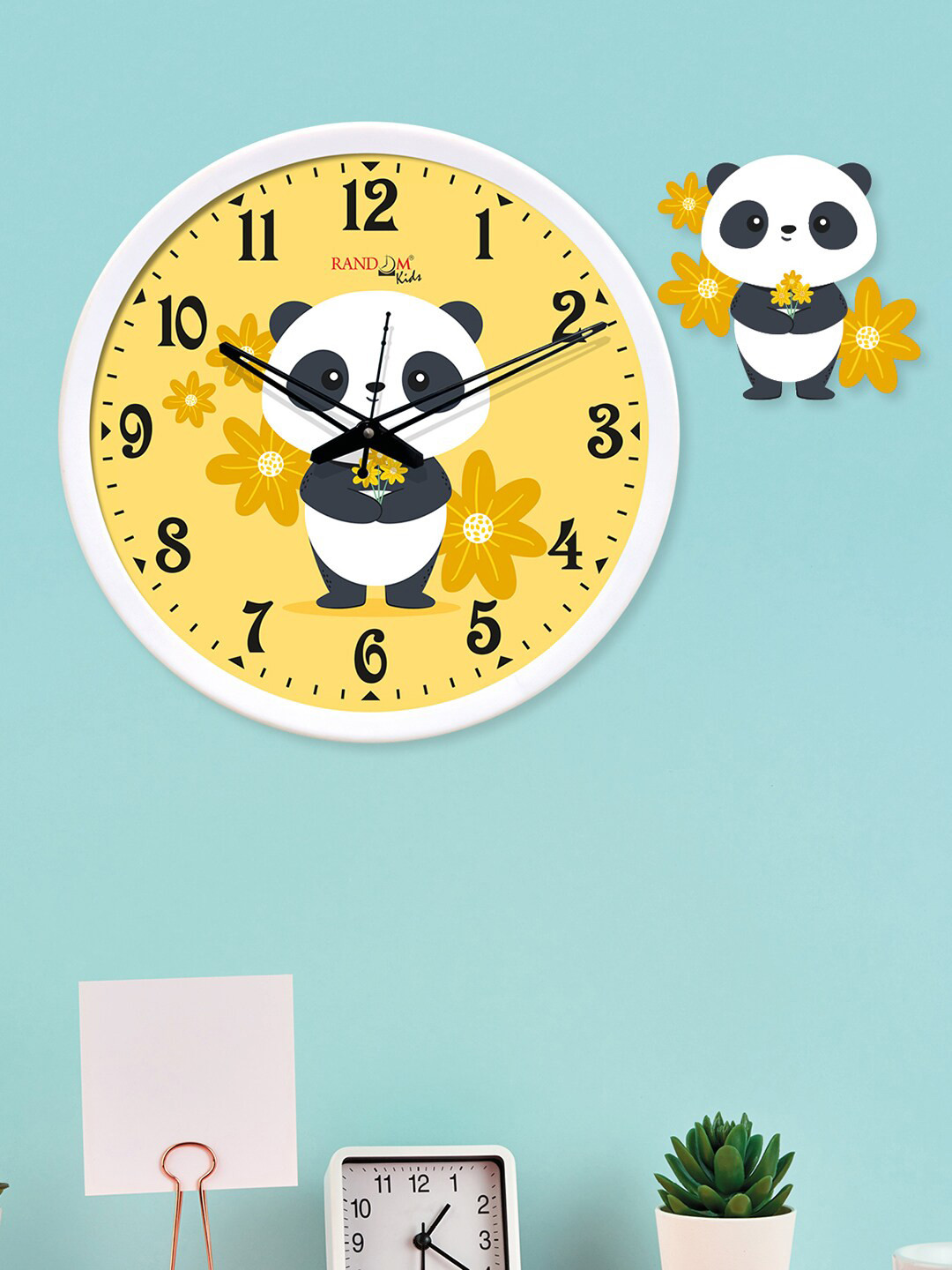 RANDOM Panda With Flower Plastic Silent Clock Round Battery Analogue Wall Clock-30.5cm