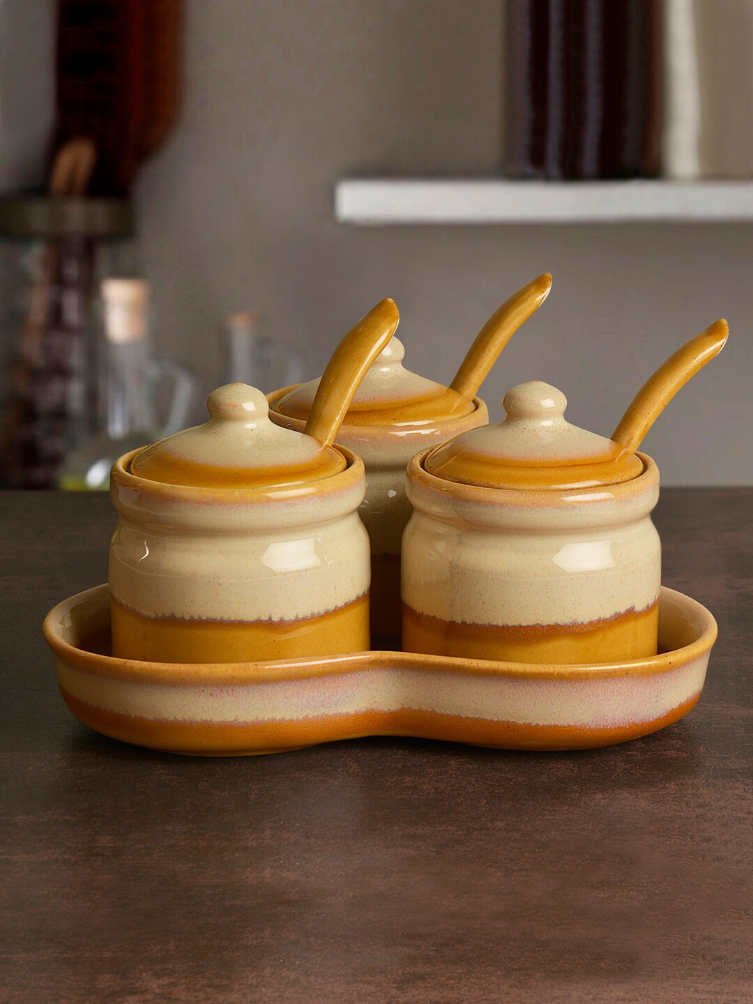 StyleMyWay Beige & Tan Brown Ceramic Pickle Jar Set With Tray