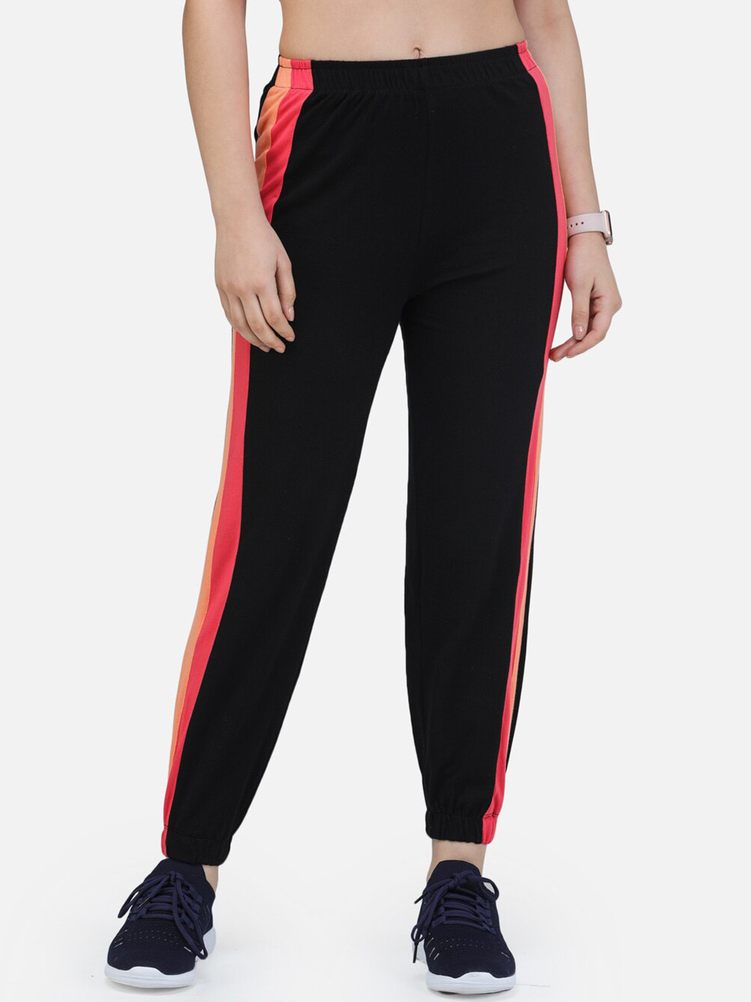 SCORPIUS Women Black Solid Slim-Fit Track Pants