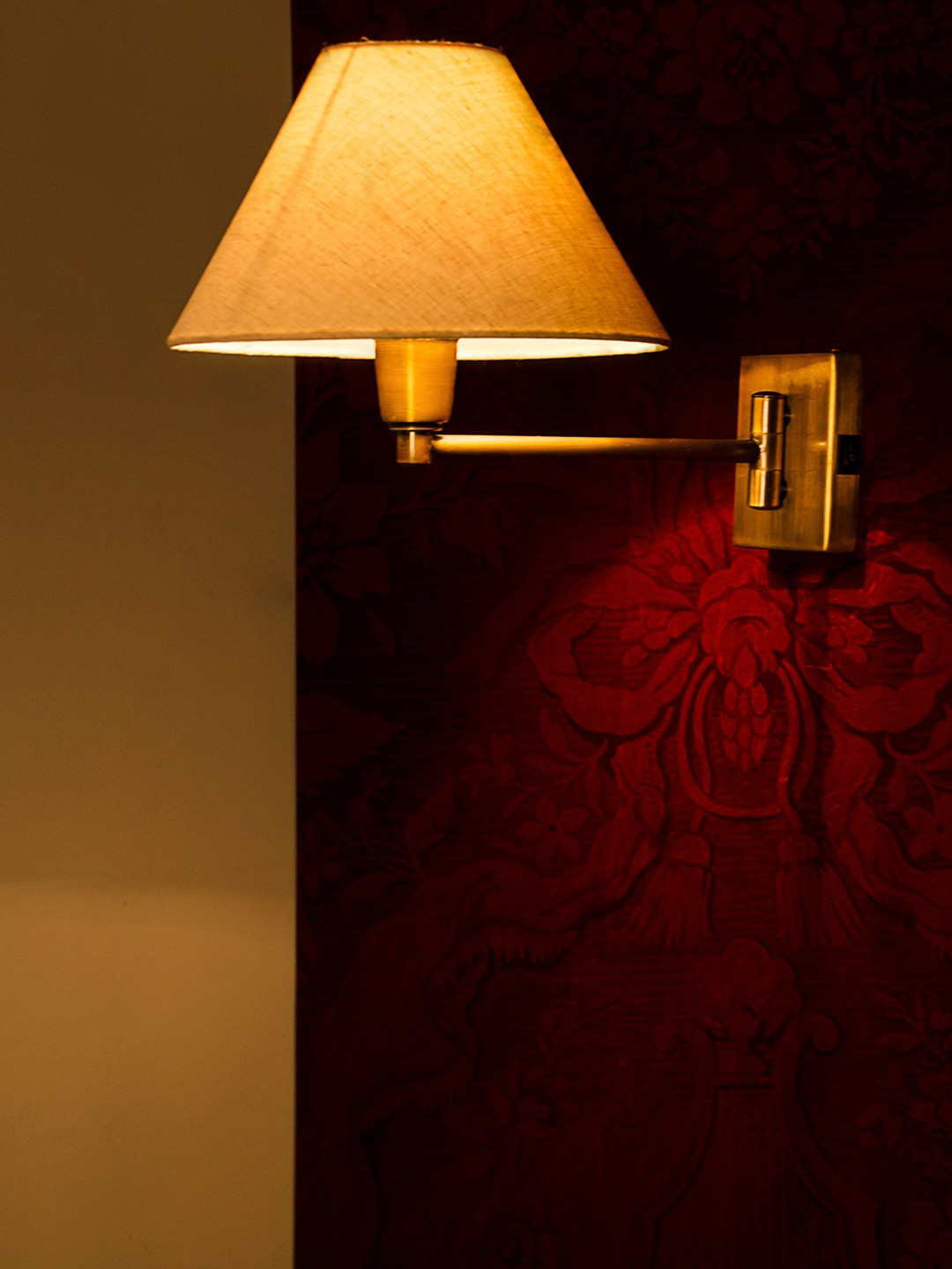 Fos Lighting Cream-Coloured Solid Classy Swivel Wallchiere