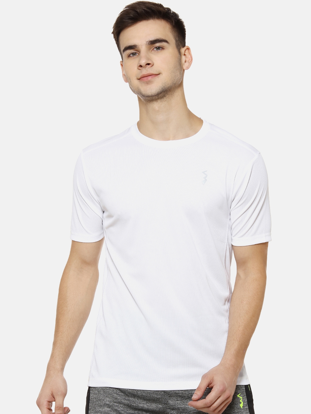 Campus Sutra Men White Solid Round Neck T shirt
