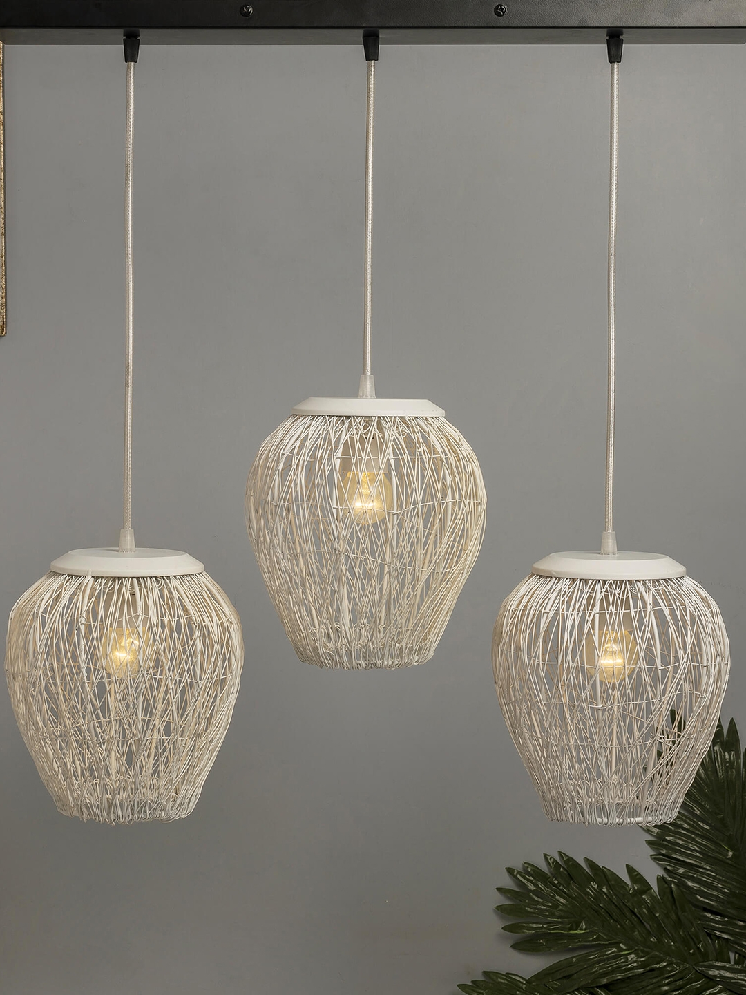 Homesake White 3 Lights Textured Handcrafted Wire Mesh Cluster Light
