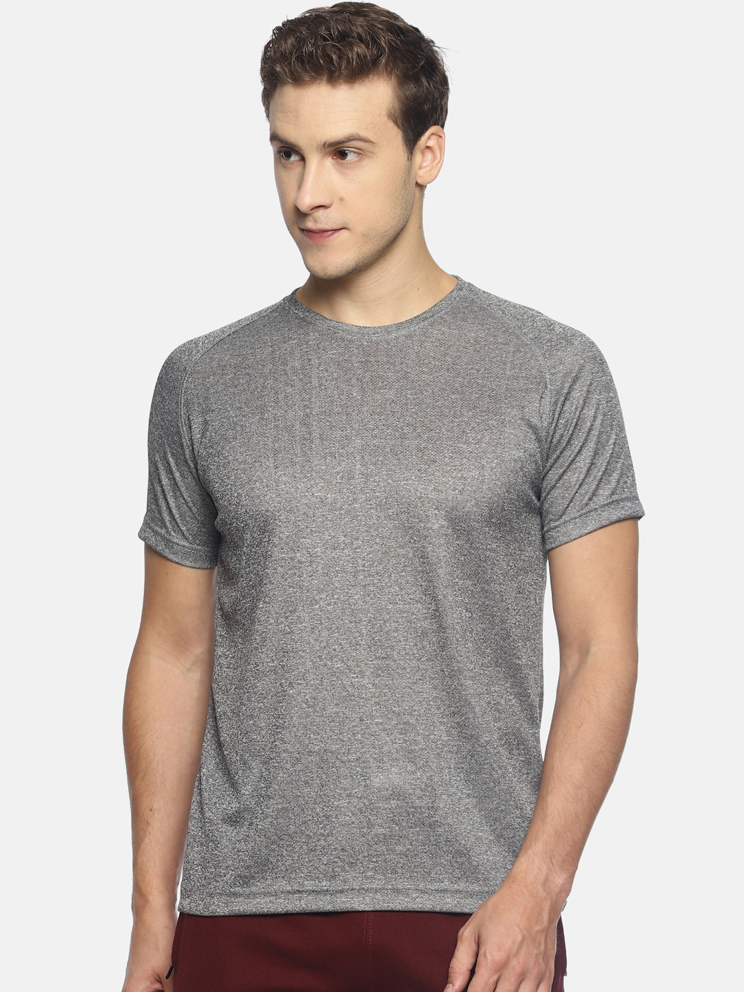 OBOW Men Grey Solid Round Neck T-shirt