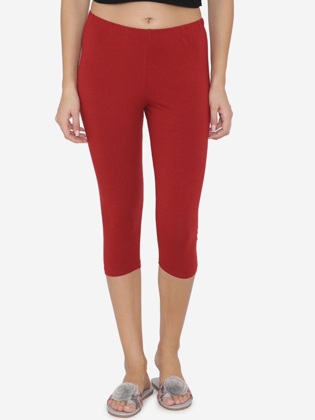 Vami Women Maroon Solid Comfy Classy Capri Leggings