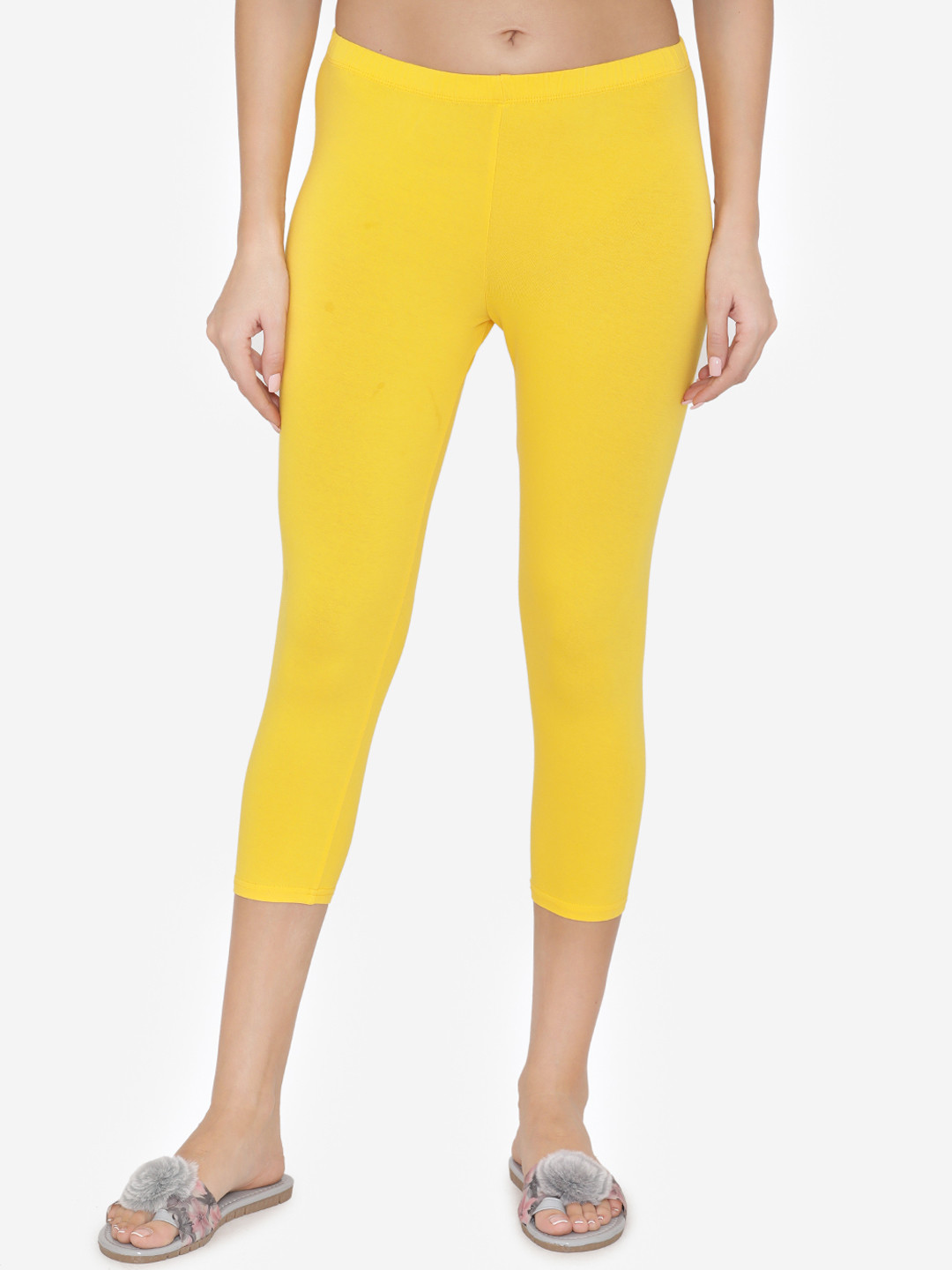 Vami Women Yellow Solid Comfy Classy Capri Leggings