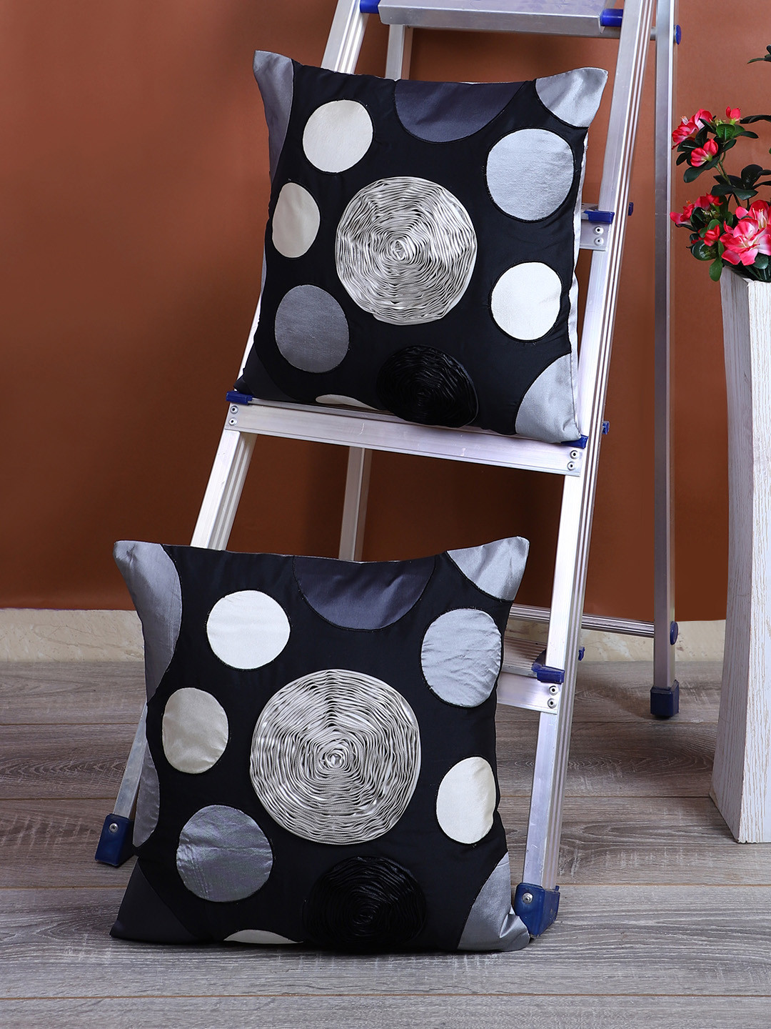 eyda Black & Silver-Toned Set of 2 Embellished Square Cushion Covers