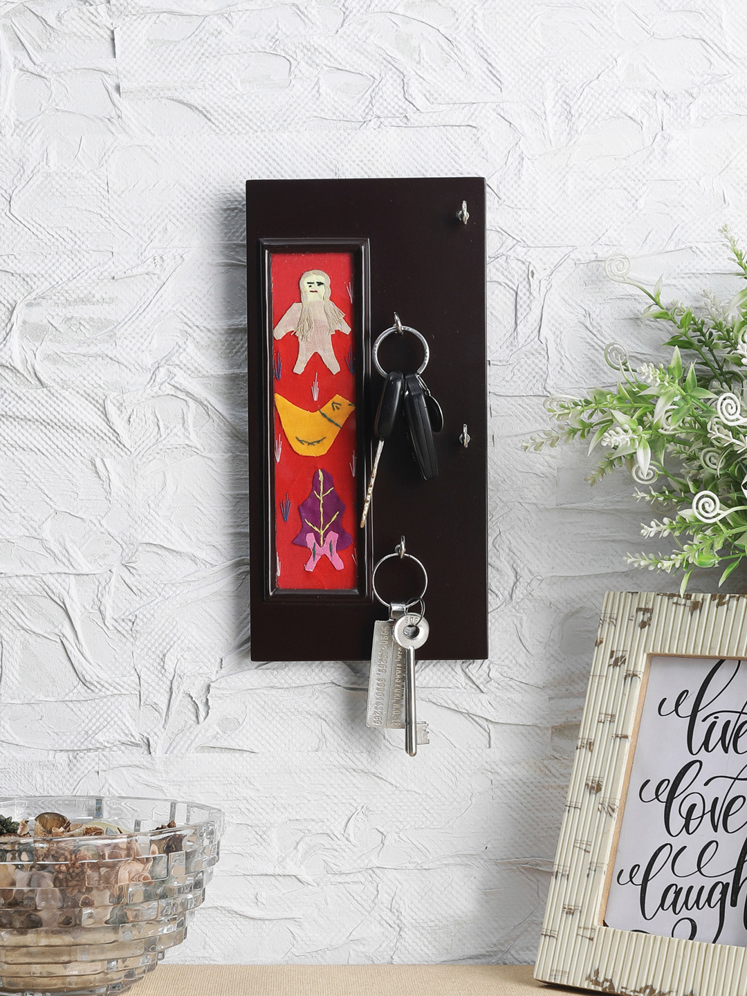 VarEesha Brown & Red Patchwork Handmade Wall Mounting Wooden Key Holder