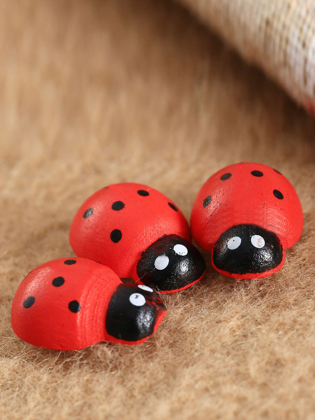 TAYHAA Set of 14 Red & Black Shinny Beetle Garden Toy Showpieces
