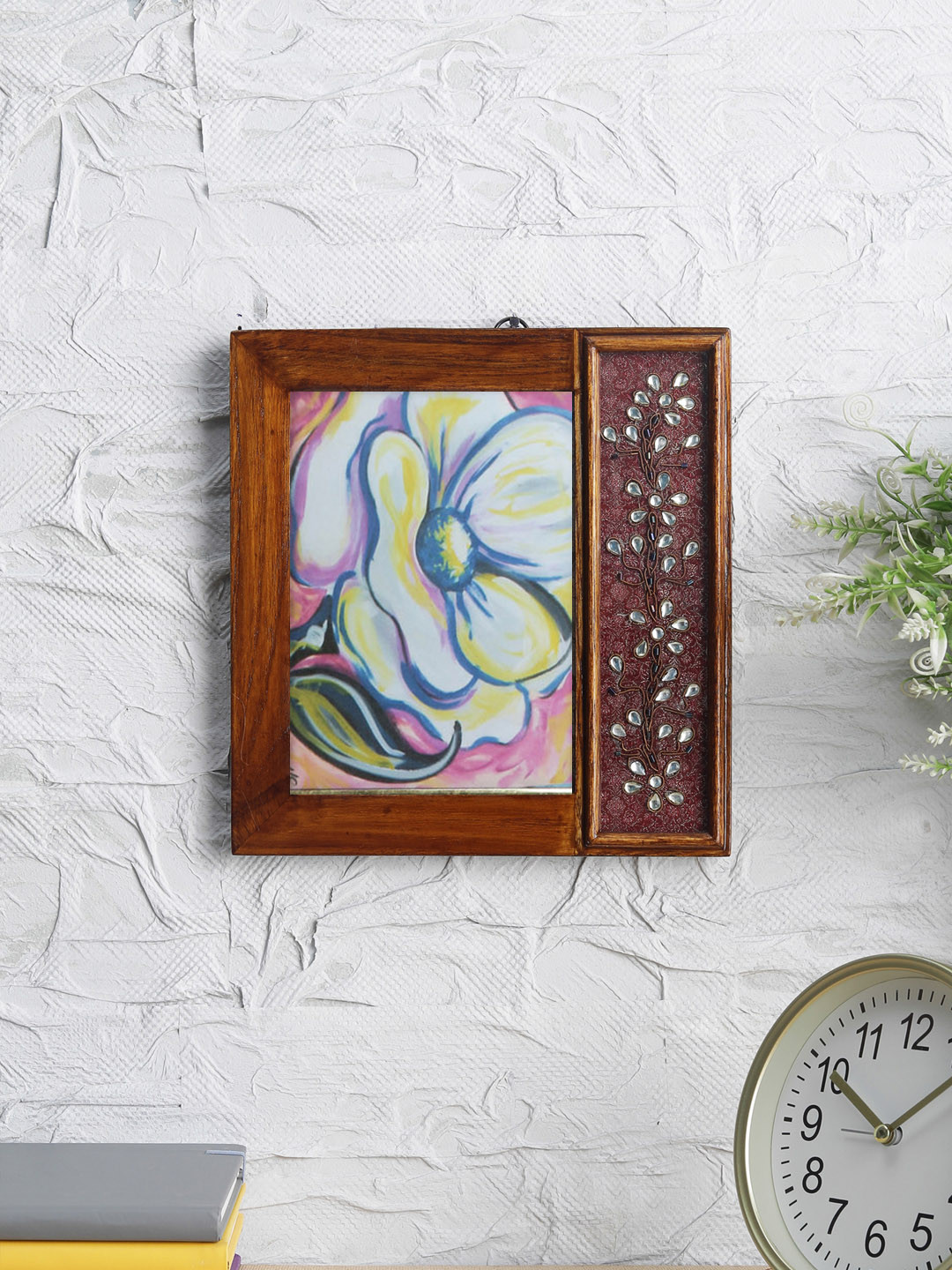 VarEesha Maroon Kundan Work Wooden Photo Frame