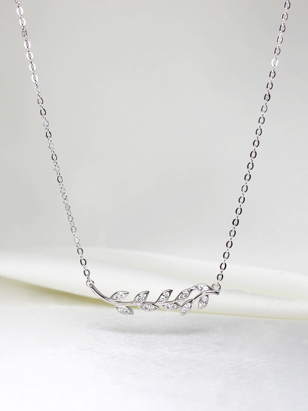 GIVA 925 Silver Leaf Necklace